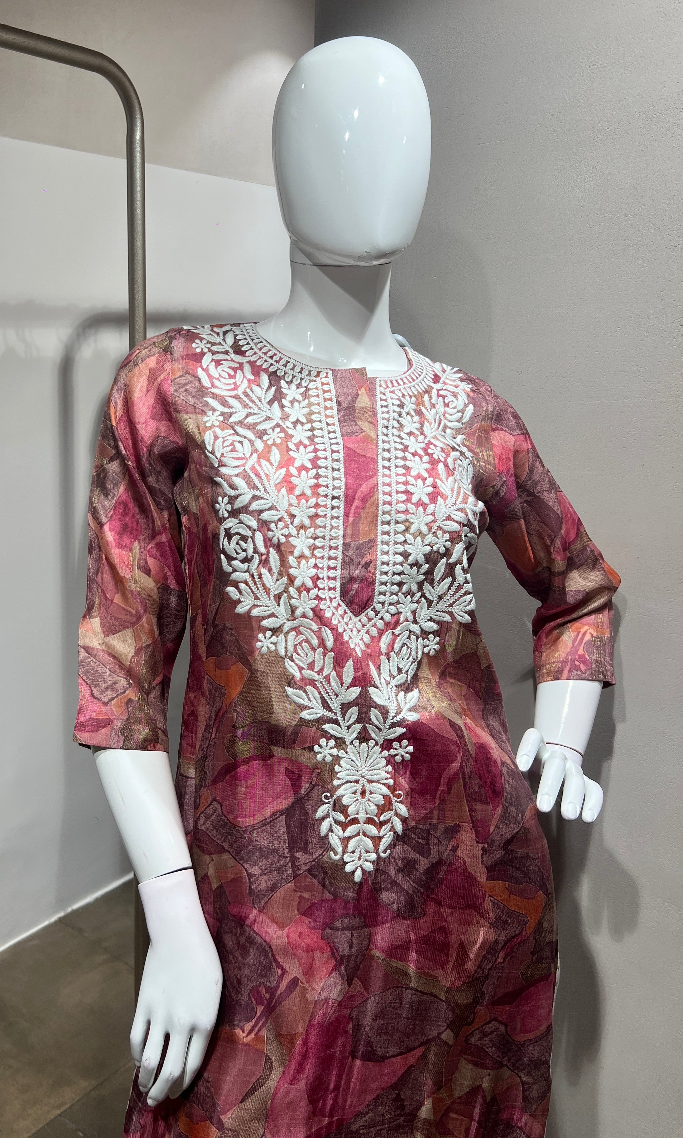 Pink intricate white floral embroidery kurta set