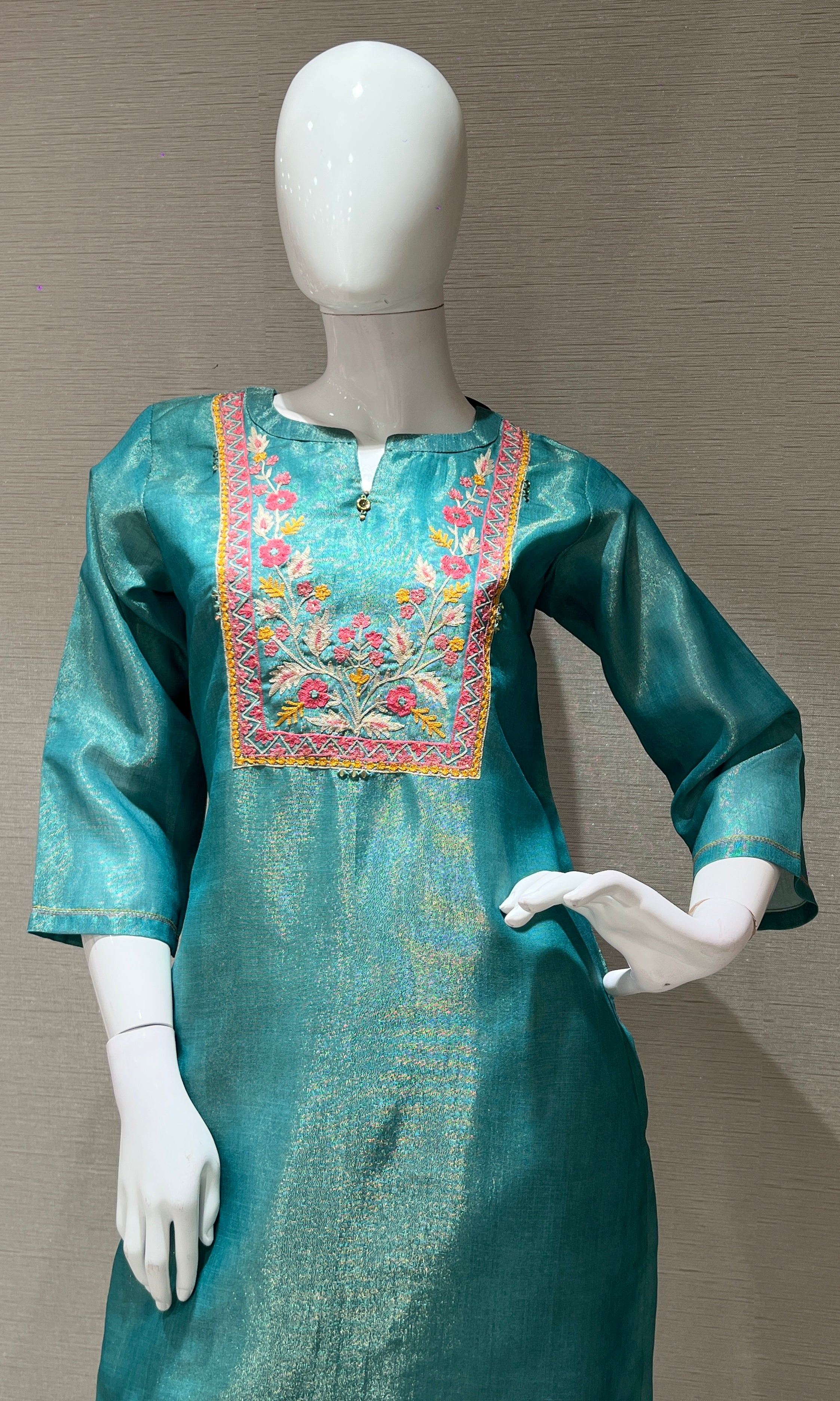 Green EMBROIDERED kurta set WITH PRINT DUPATTA