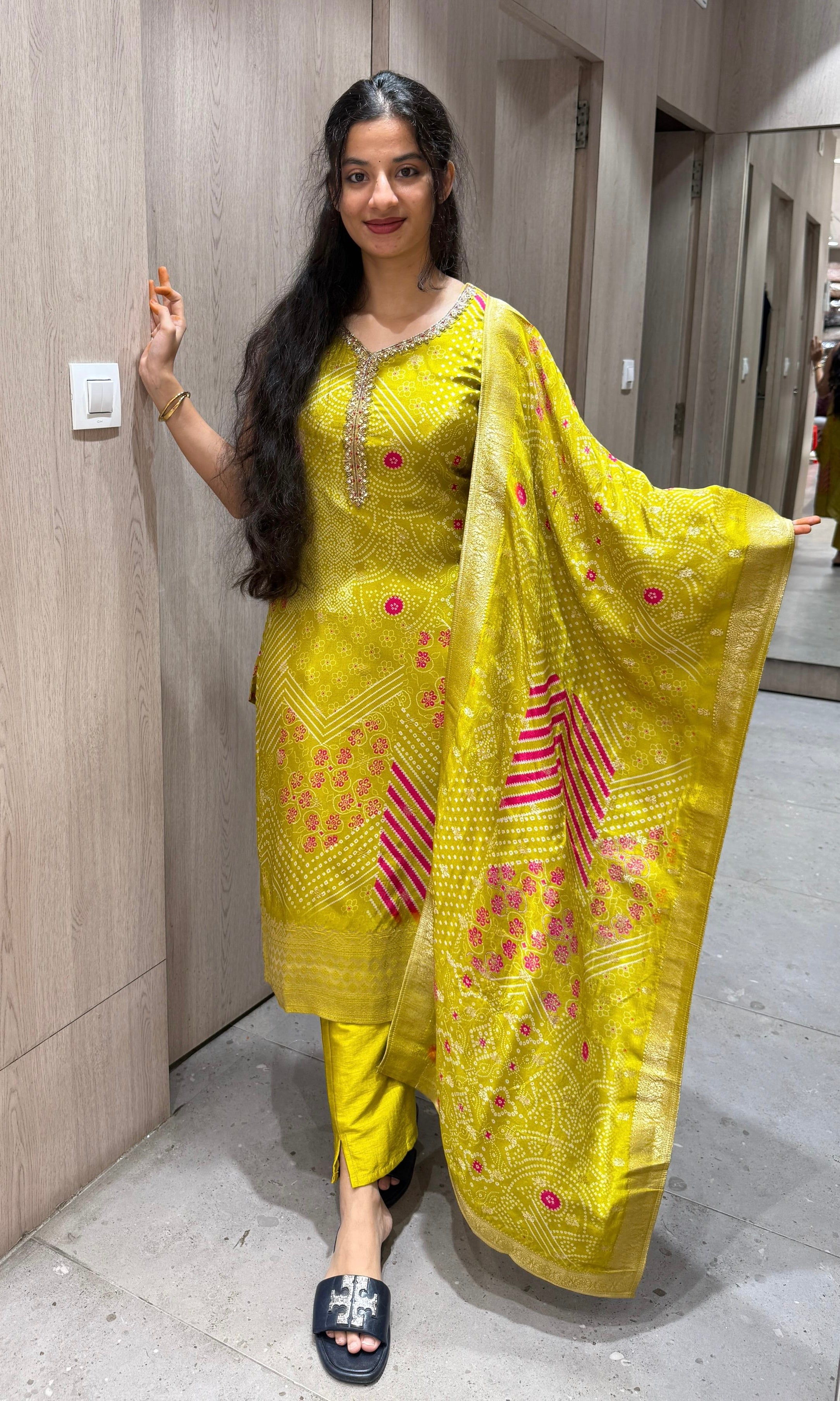Mehendi green embroidered kurta set