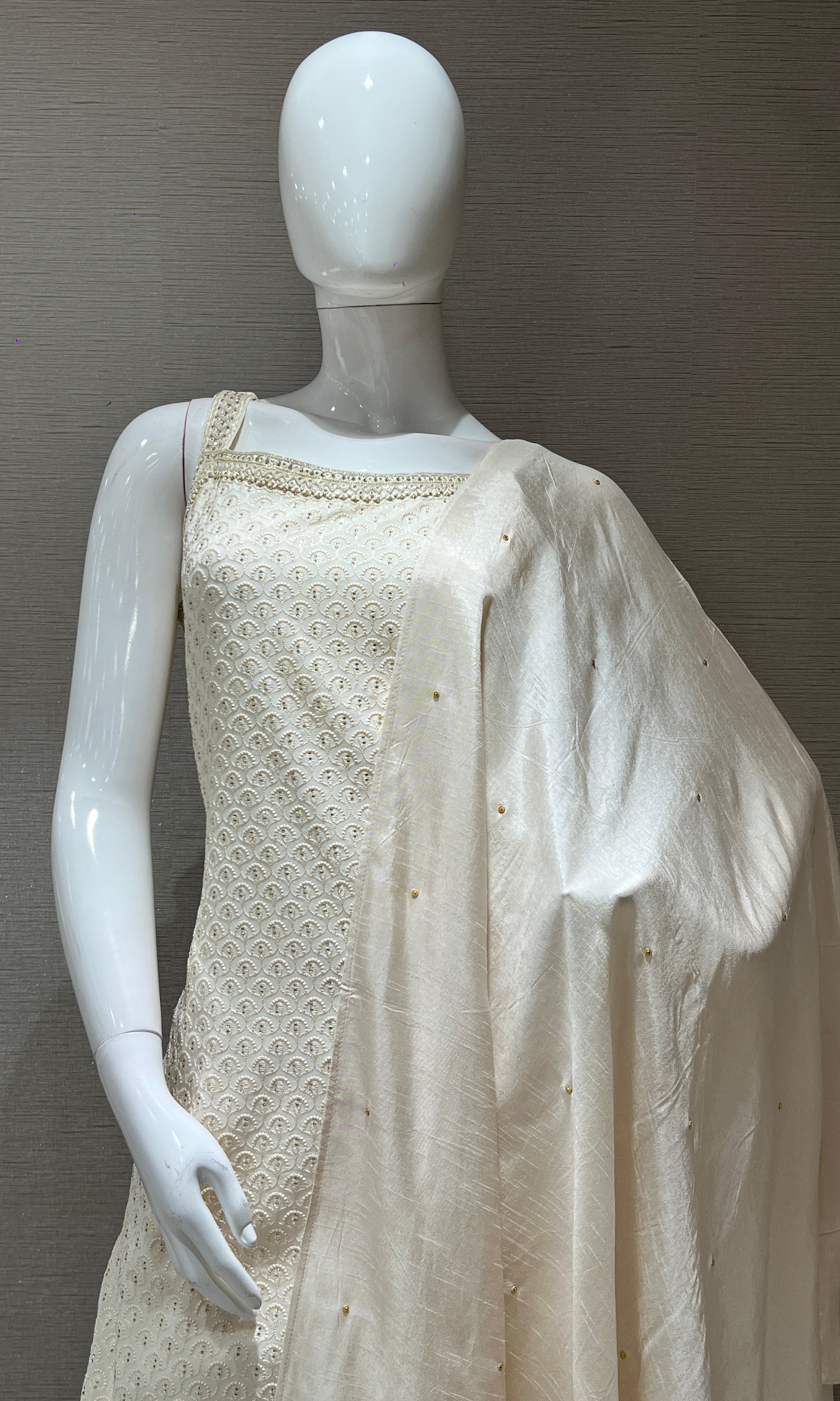 Off White Kurta Set with Subtle Embroidery