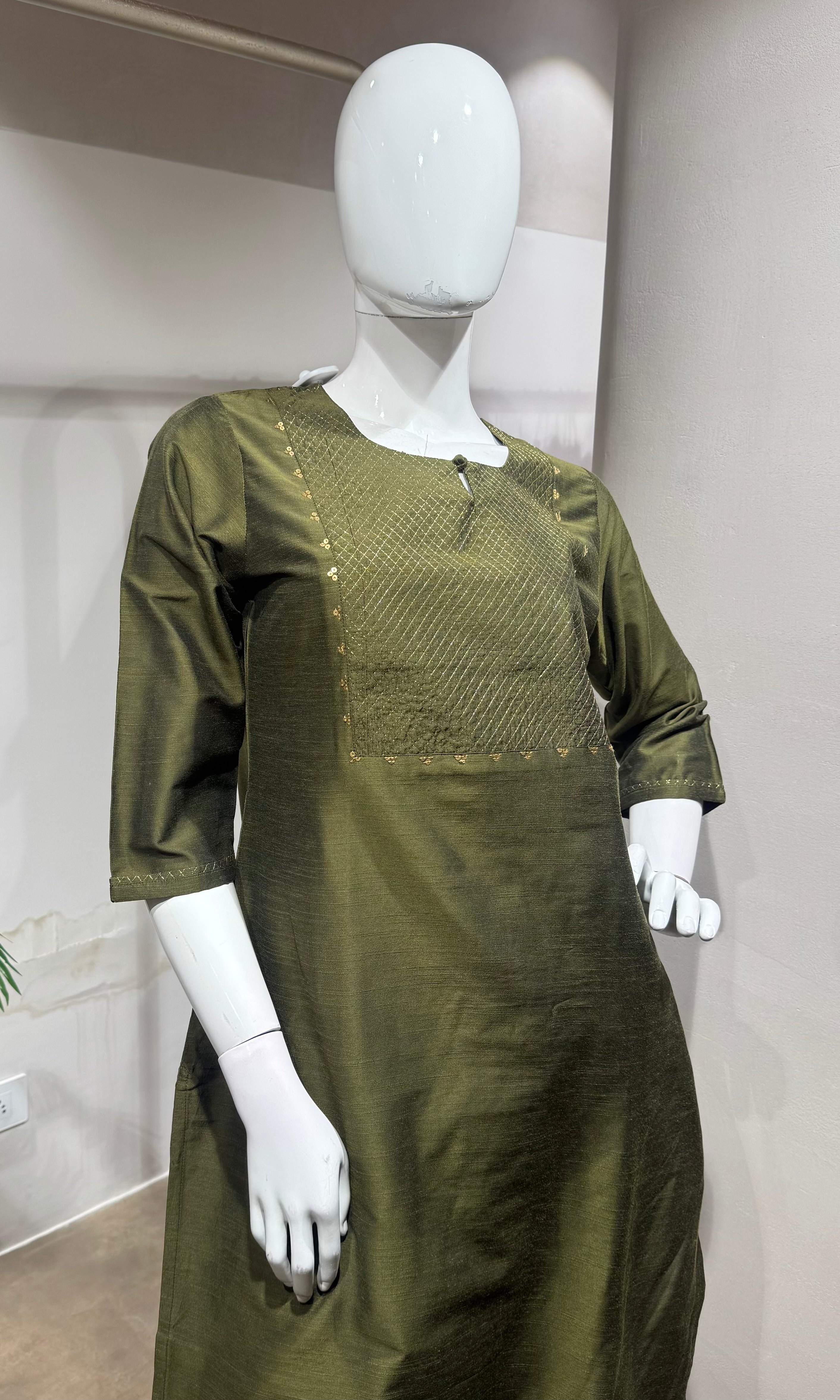 Mehandi green silk-blend kurta set