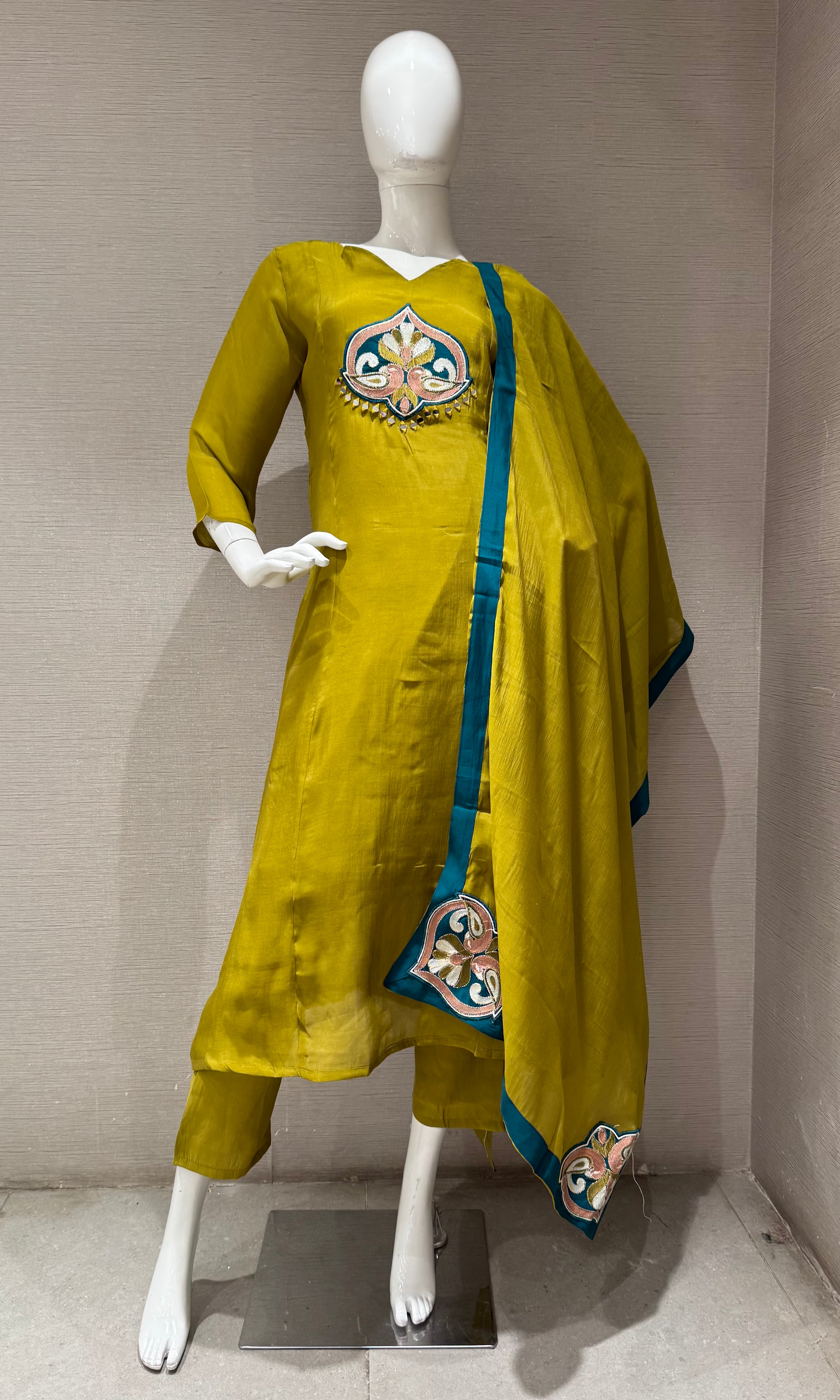 Green Kurta Set with Ethnic Dupatta