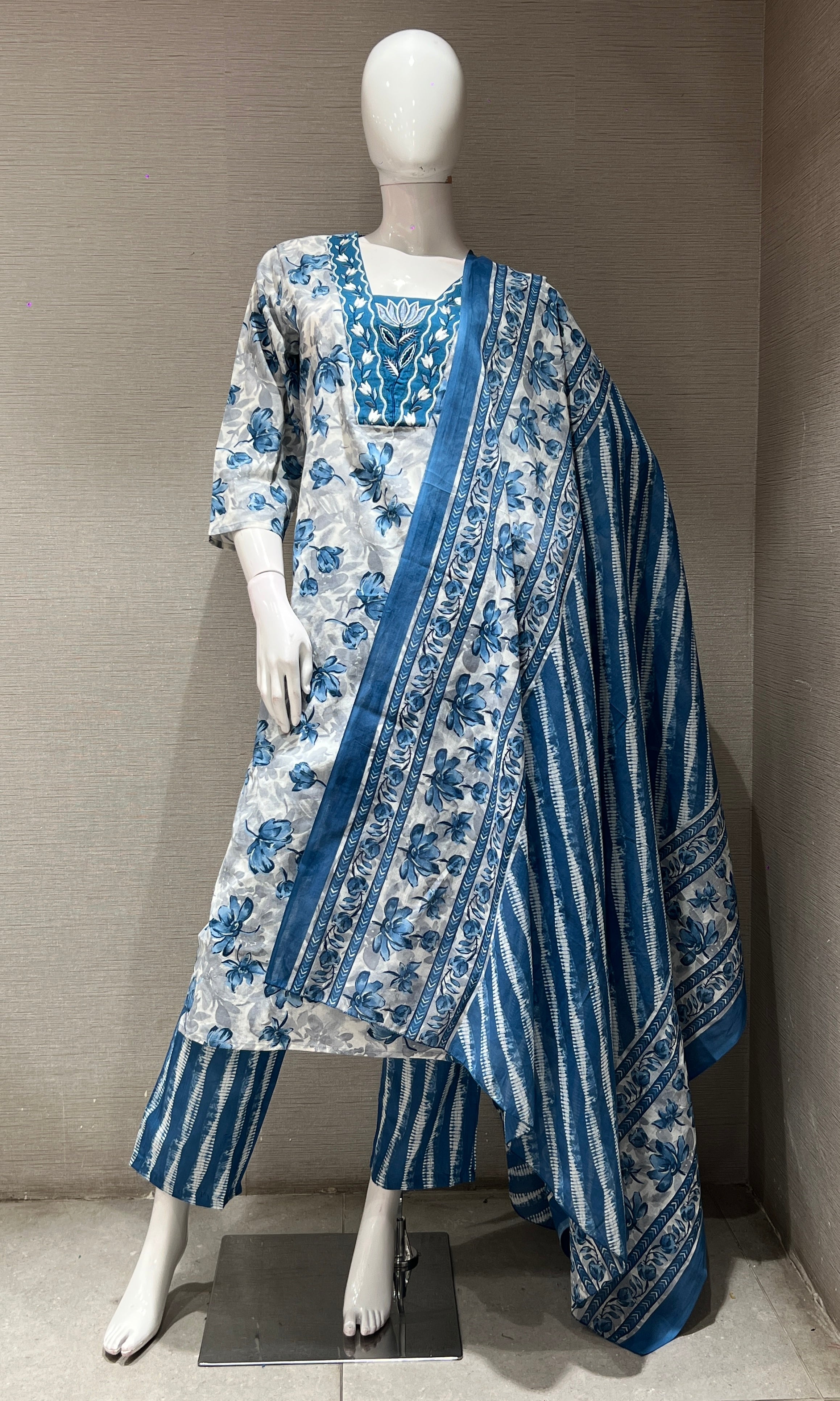 Blue floral PRINT kurta set