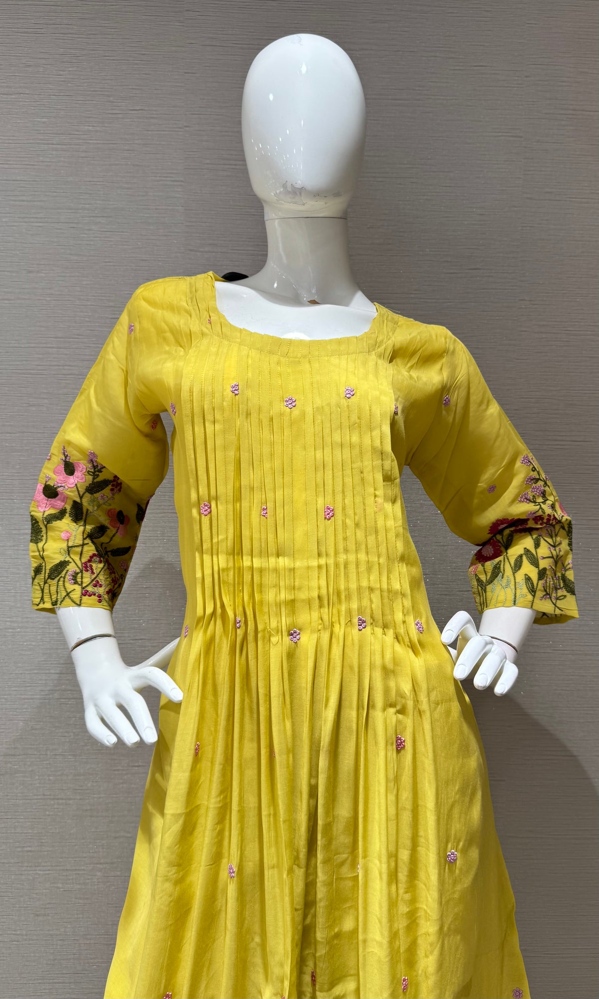 YELLOW mul chanderi floral embroidery kurta set