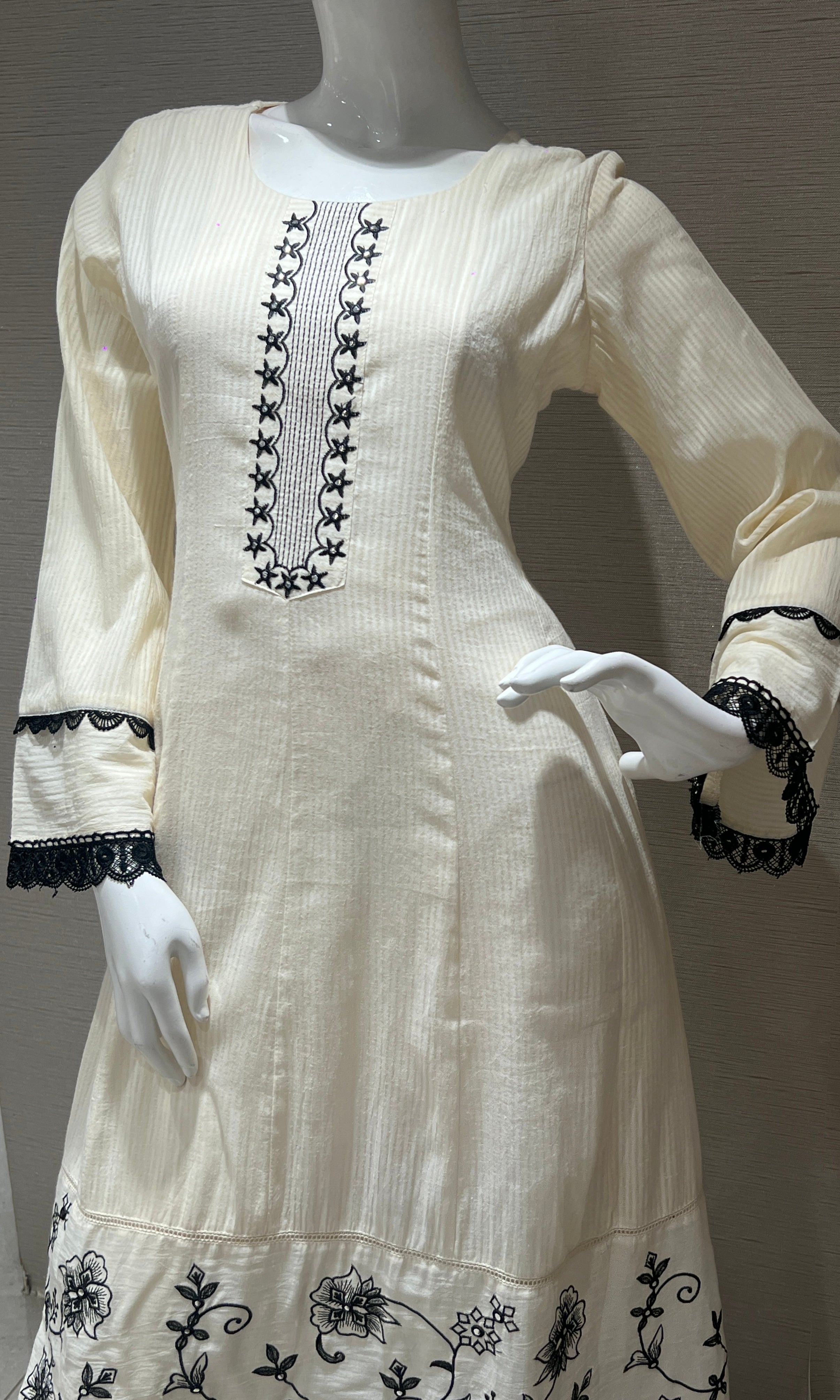 Cream and black floral embroidery kurta set