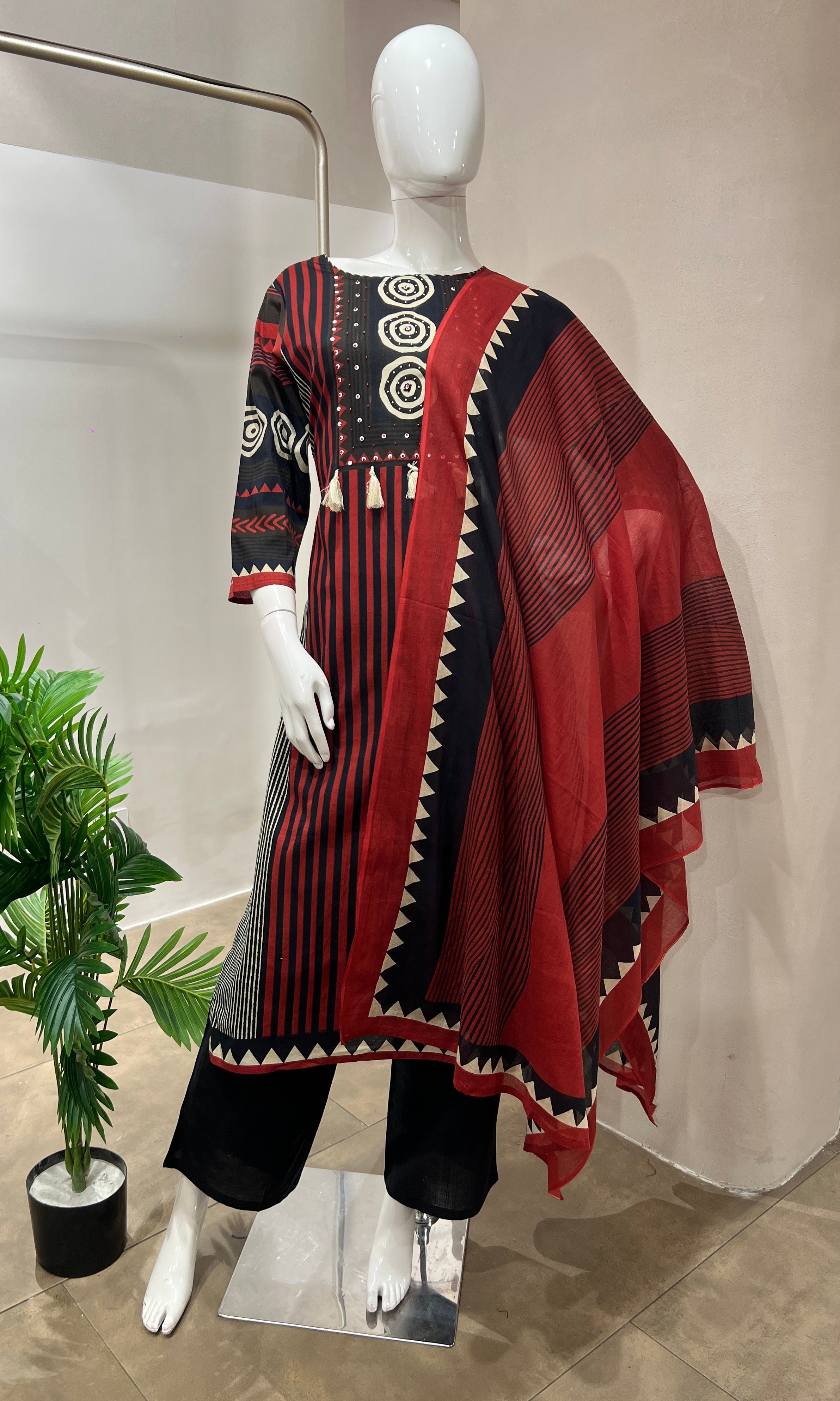 Red EMBROIDERED kurta set