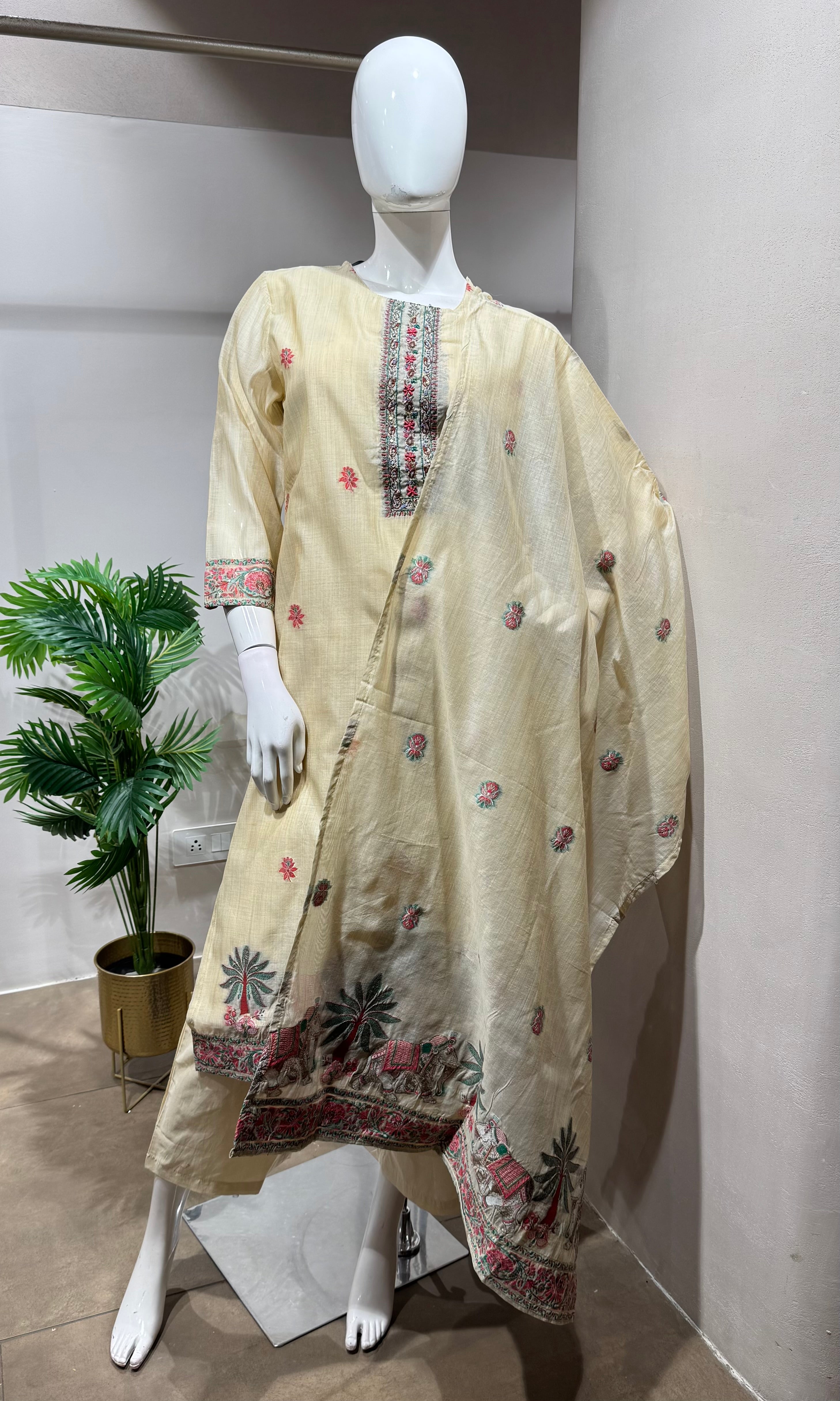 BEIGE Classic Cream Floral kurta set