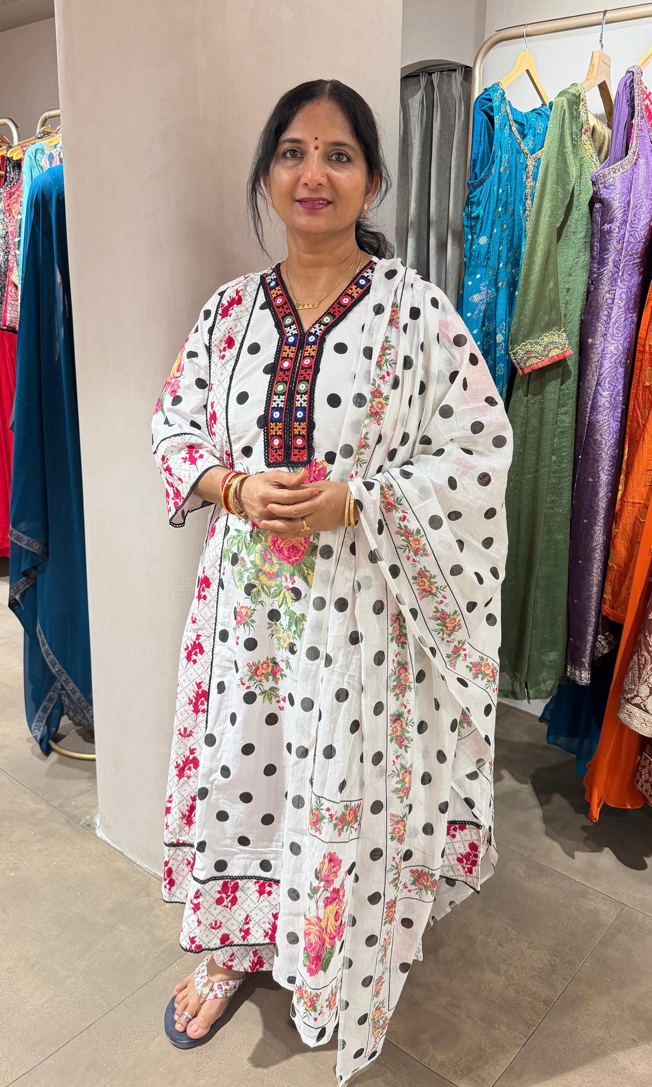 WHITE FLORAL KURTA SET