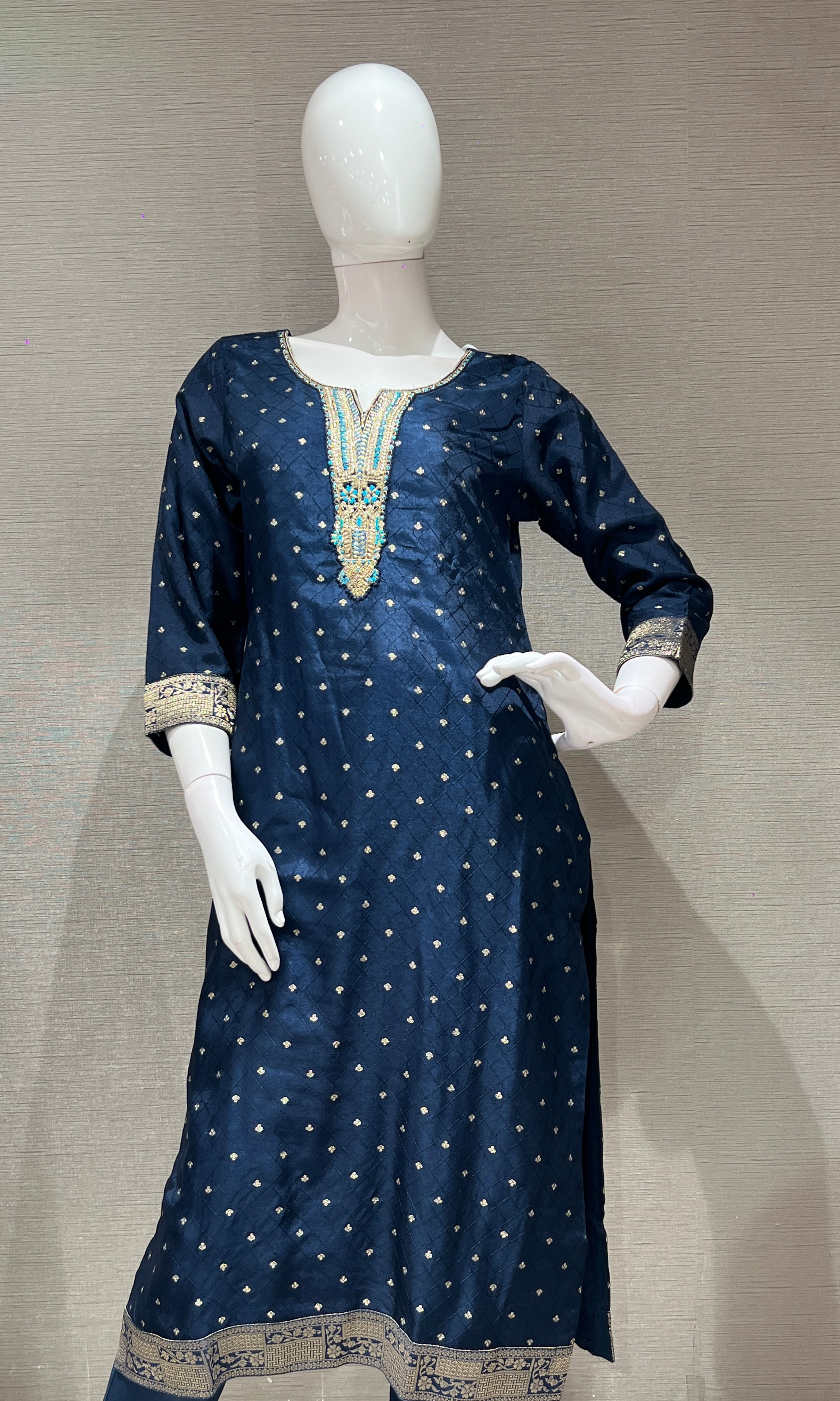 NAVY BLUE KURTA SET WITH STRIPED DUPATTA