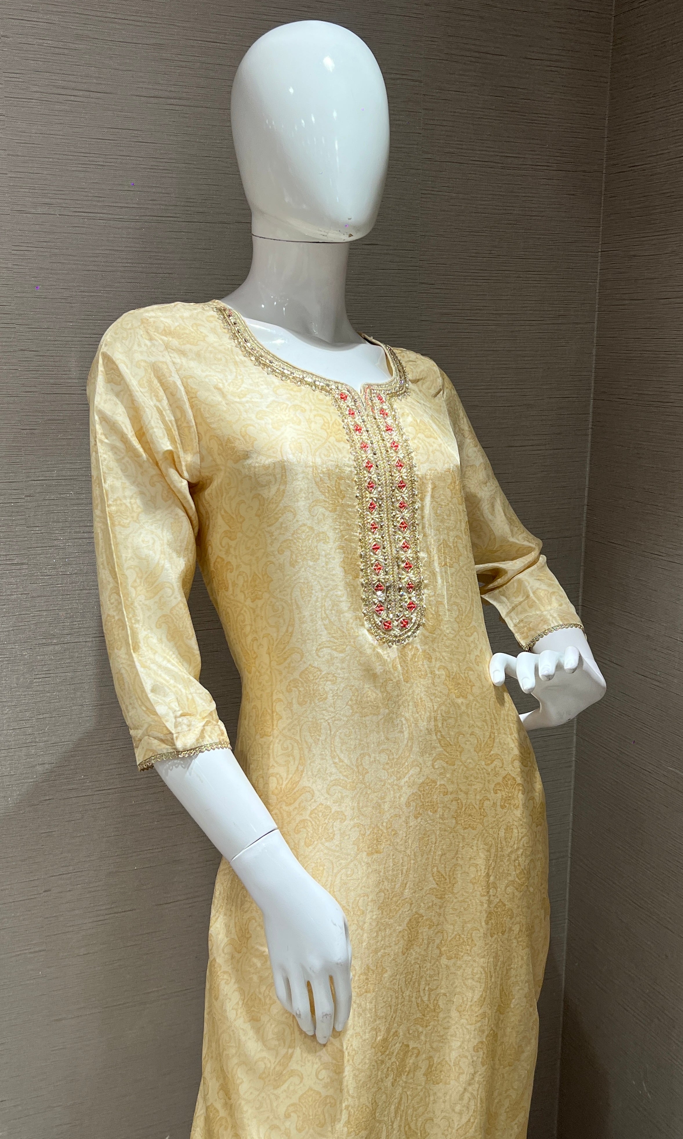 Ivory kurta set with red banarasi dupatta