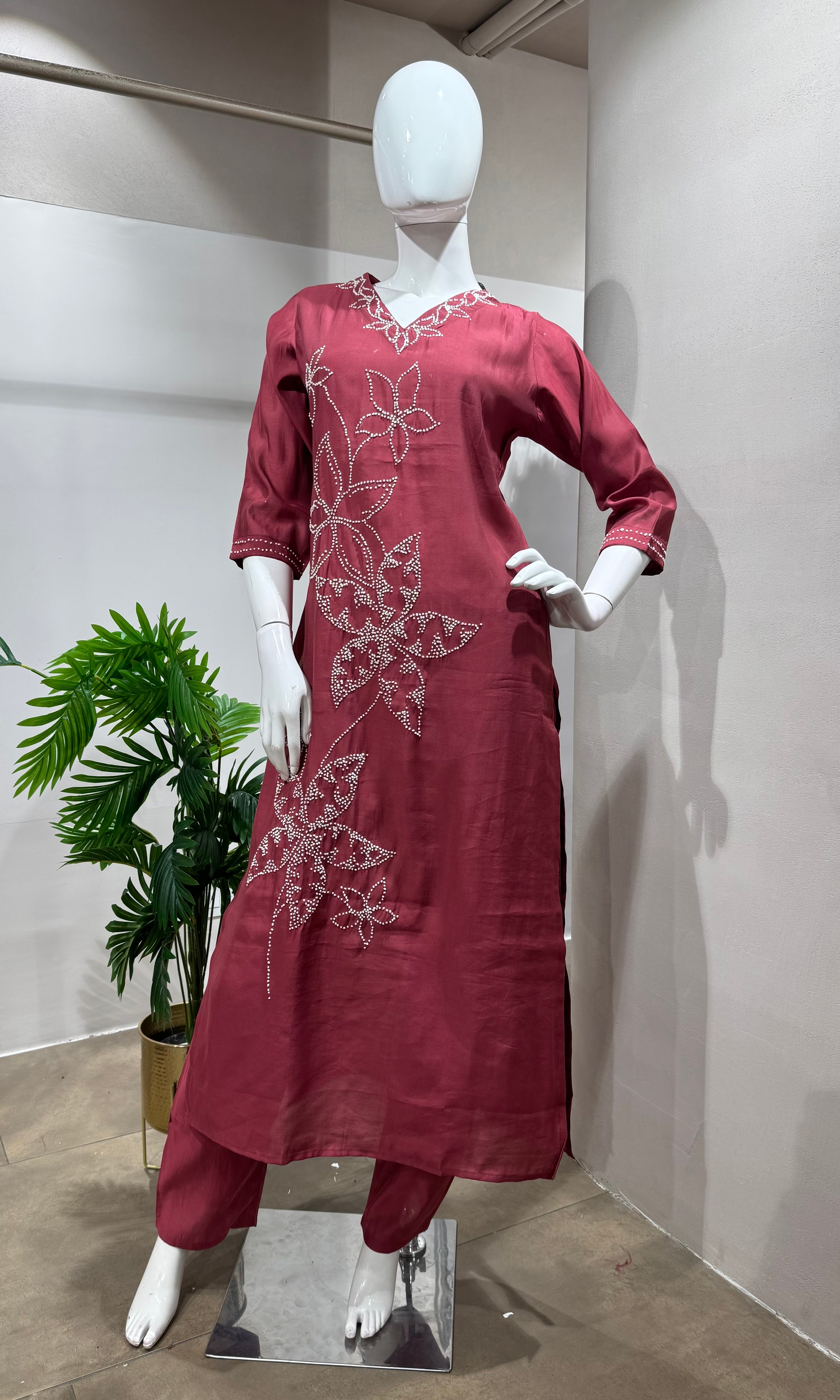 RED FLORAL EMBROIDERED KURTA SET