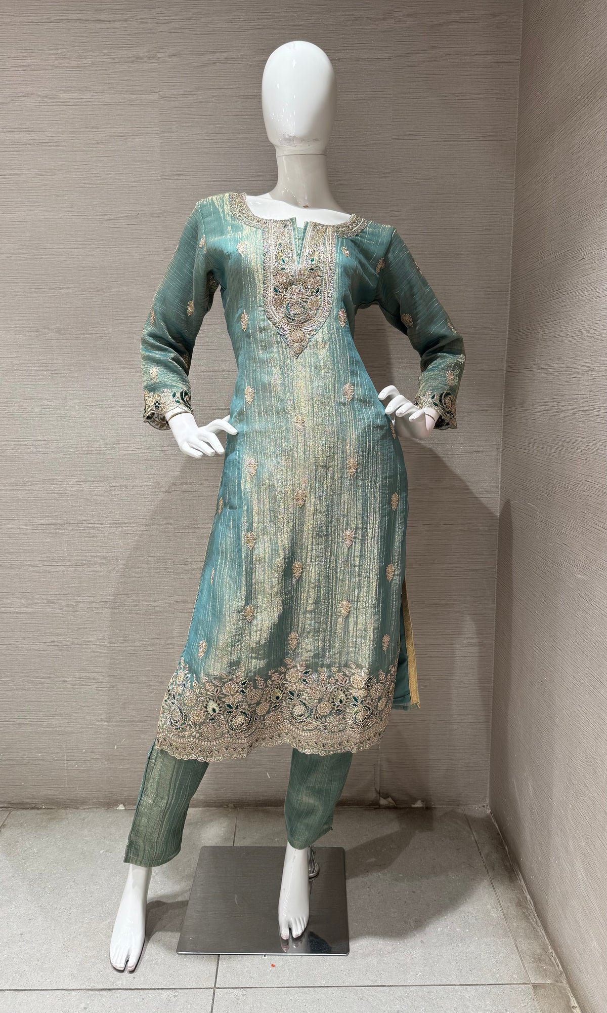 Green Tissue silk Ethnic Kurta Set with Zari dupatta