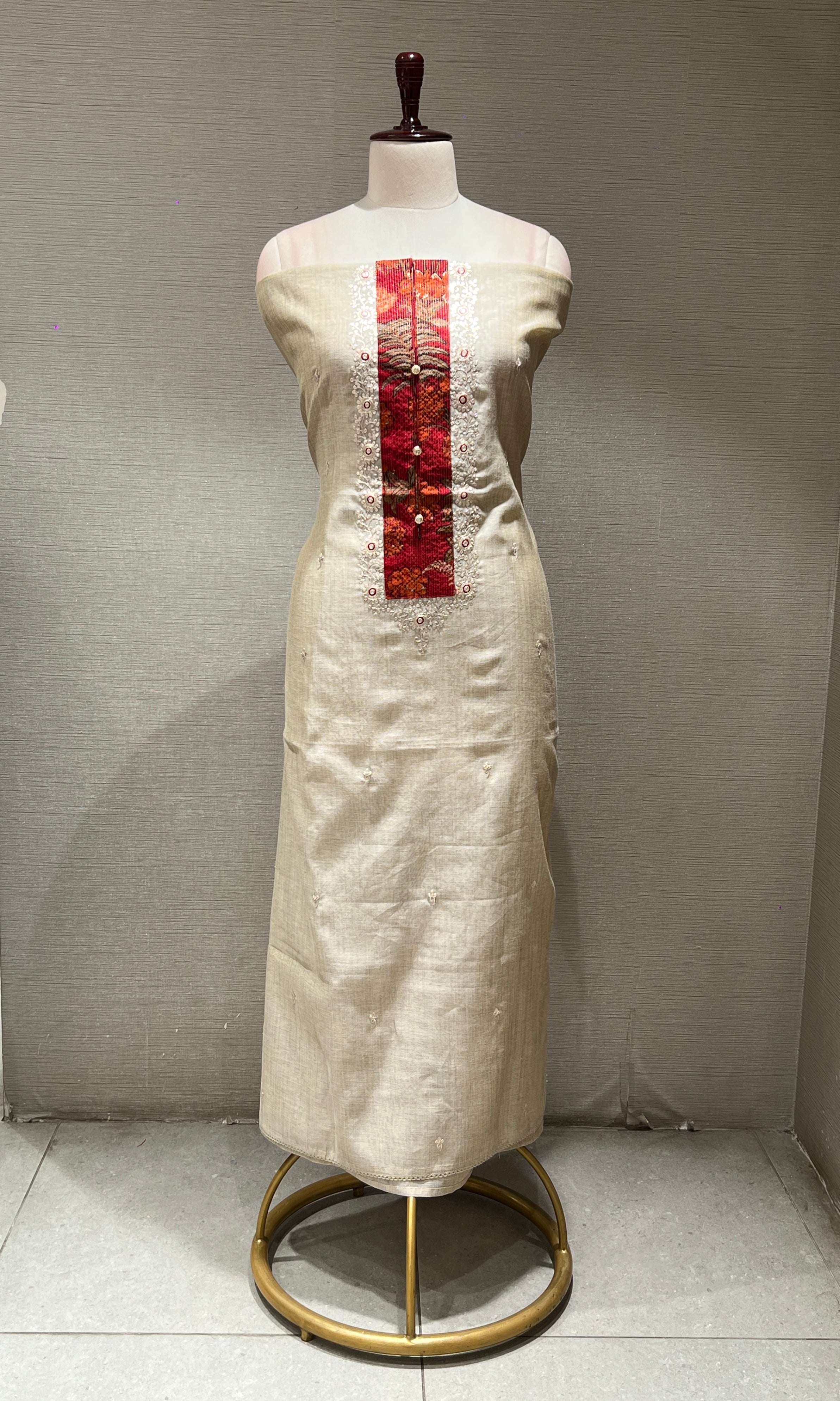 BEAGH AND RED DRESS MATERIAL