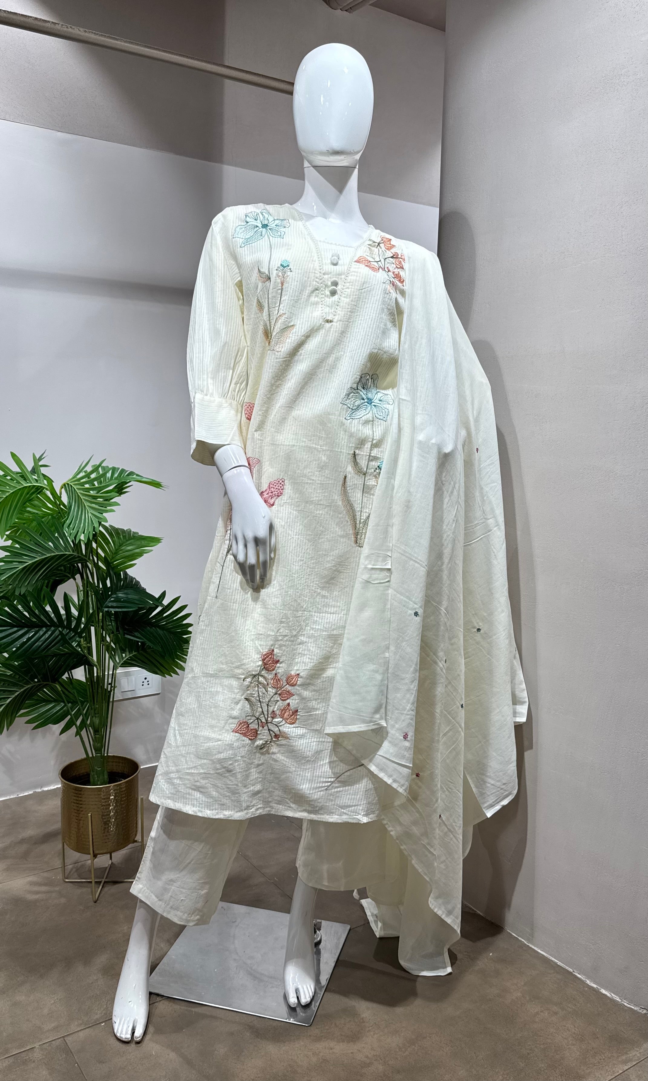 Cream floral printed kurta set