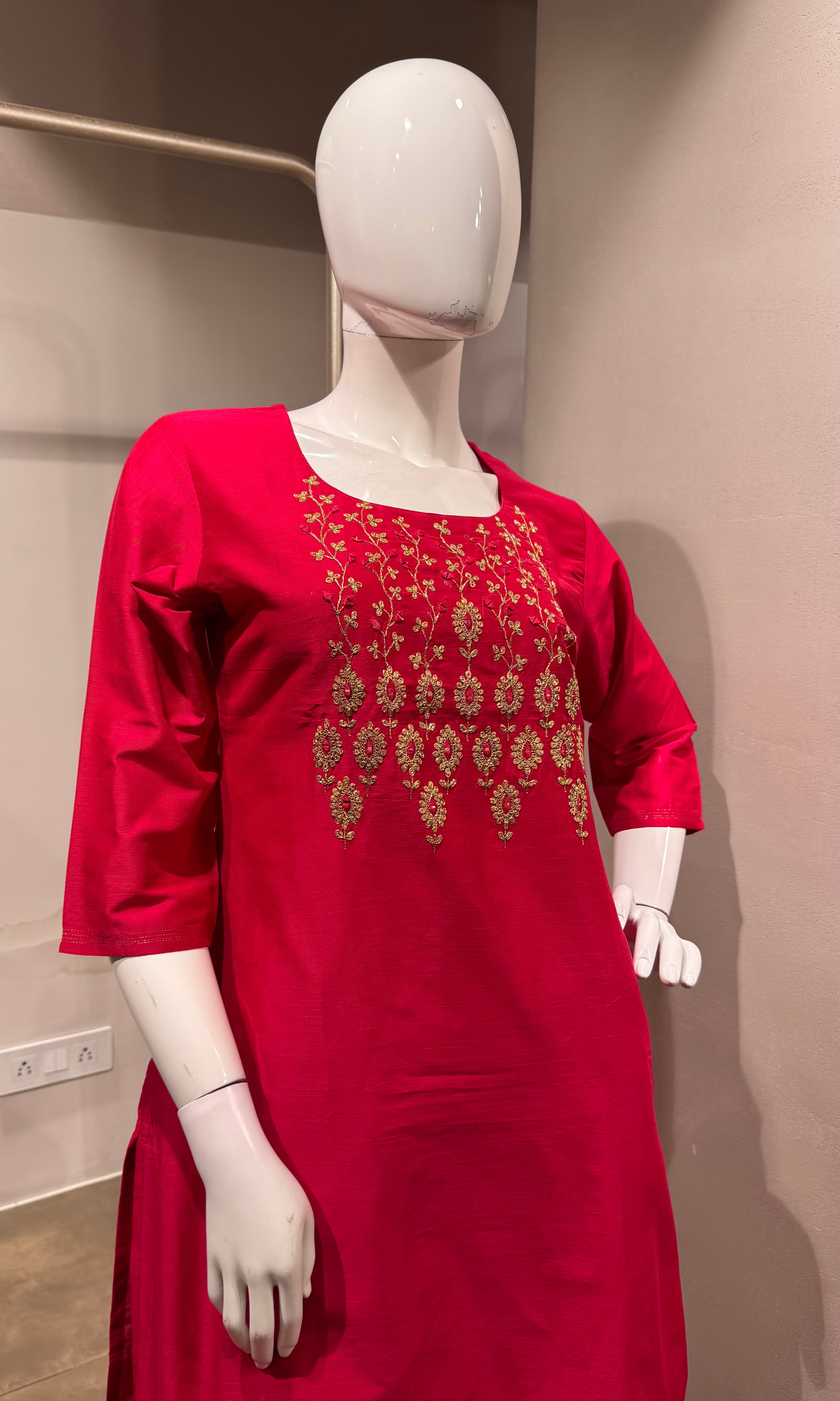 rani pink Ethnic motif kurta set