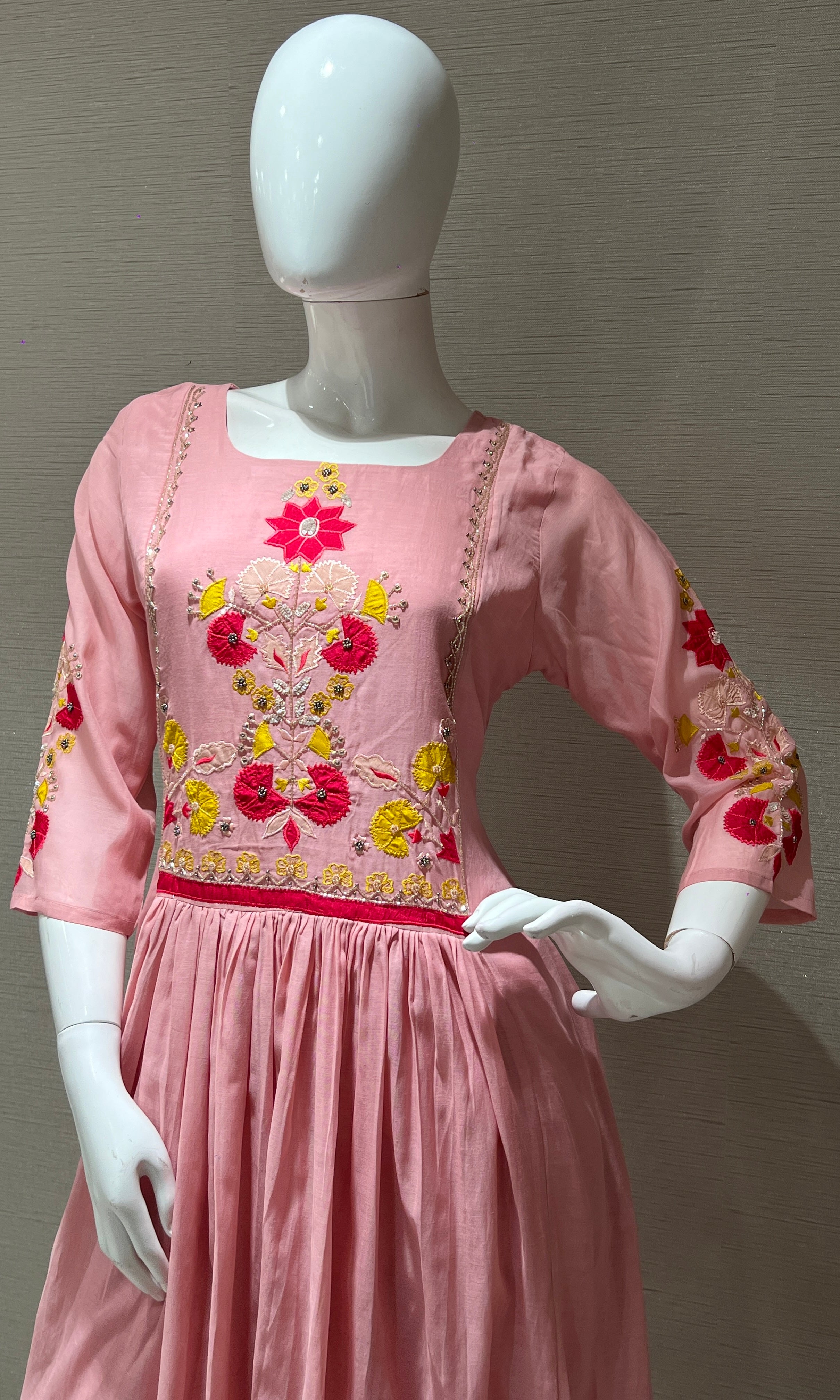 Rose pink floral embroidered kurta set