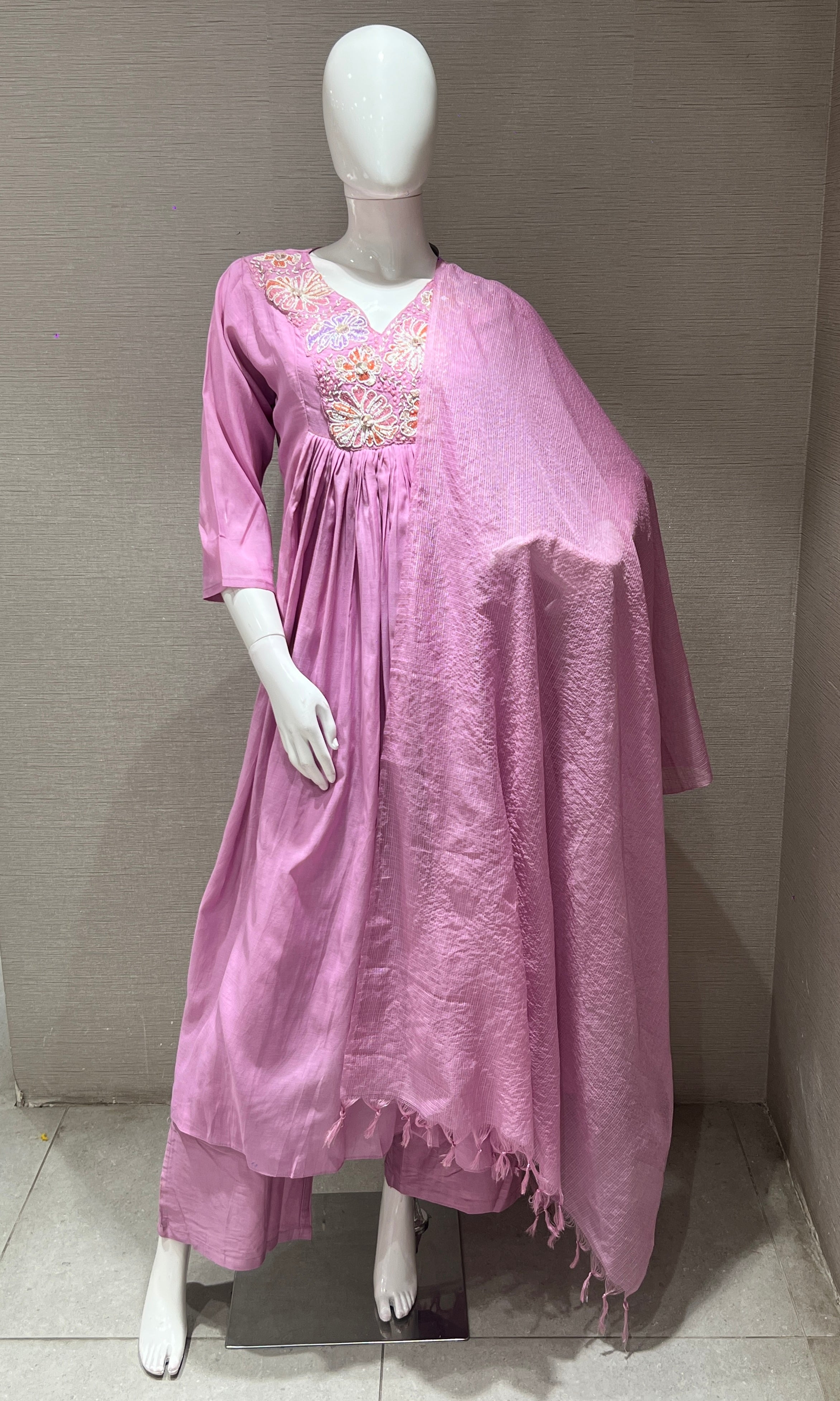 Lavender FLORAL NECKLINE kurta set