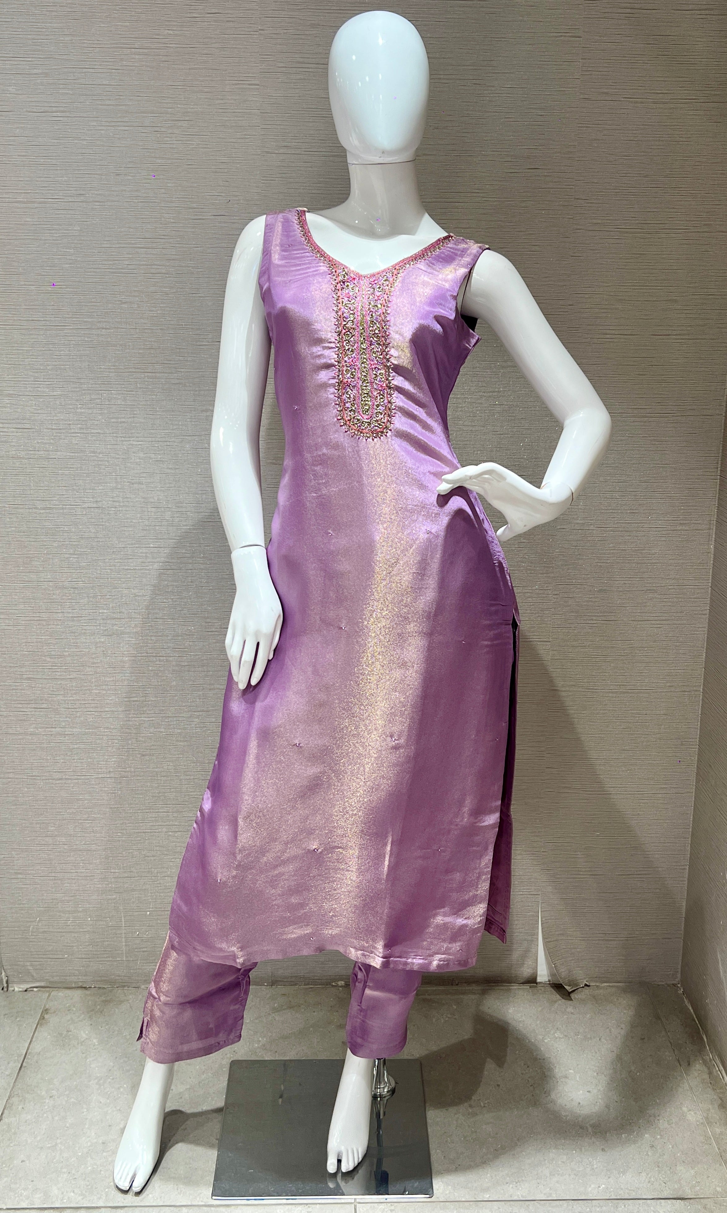 Light purple kurta set with Floral dupatta