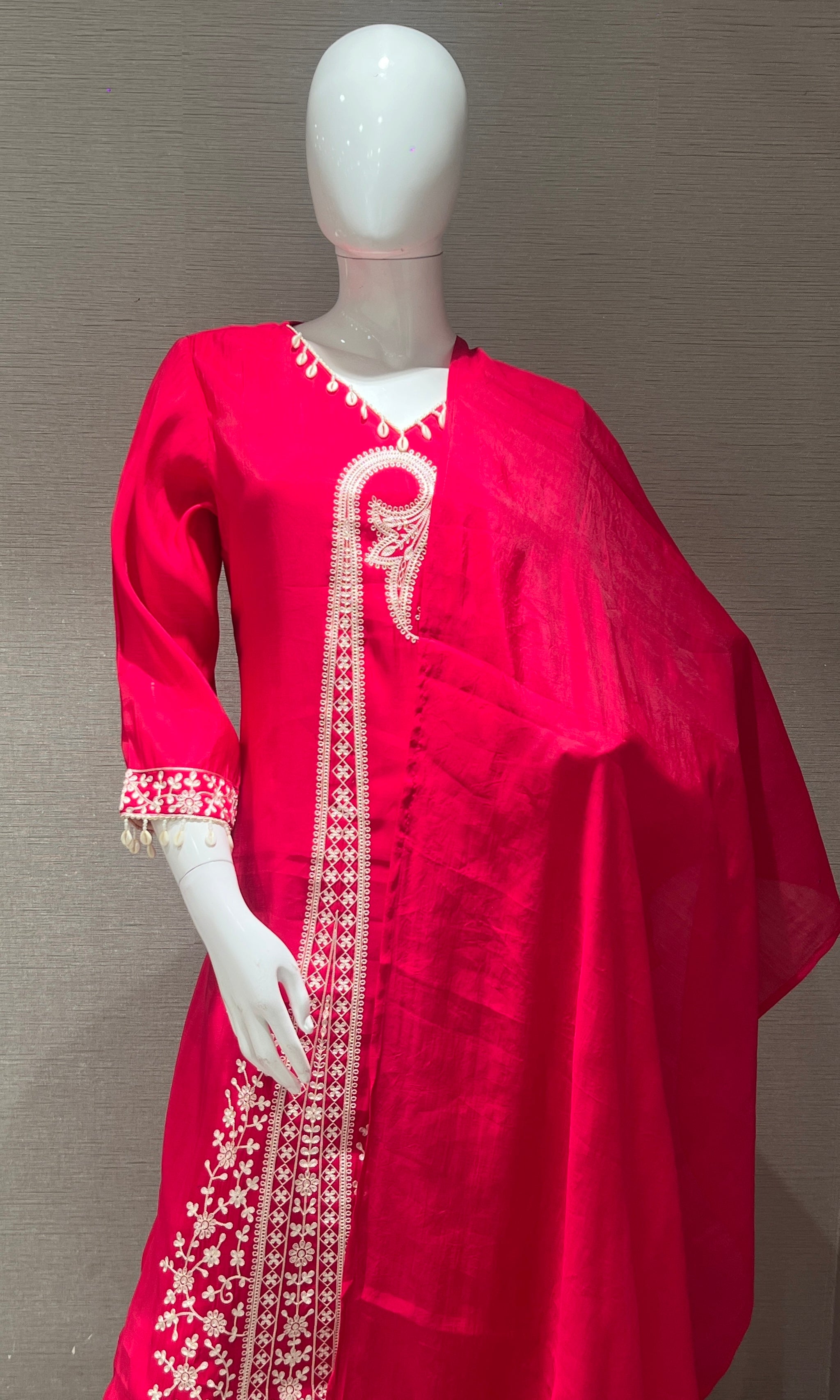 Rani pink Thread Embroidery Kurta Set