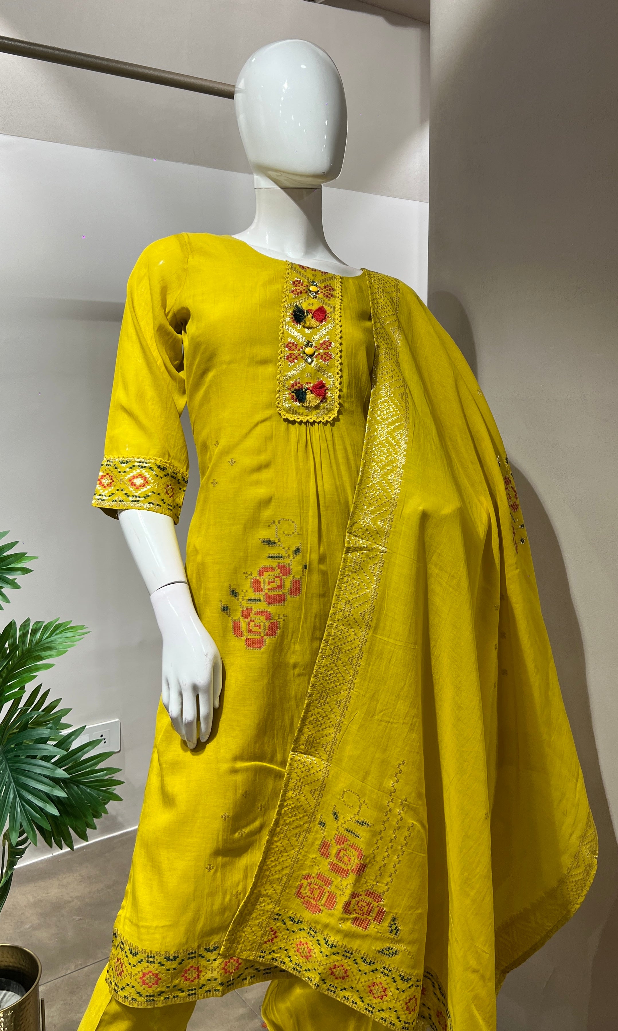 MUSTARD FLORAL EMBROIDERED KURTA SET