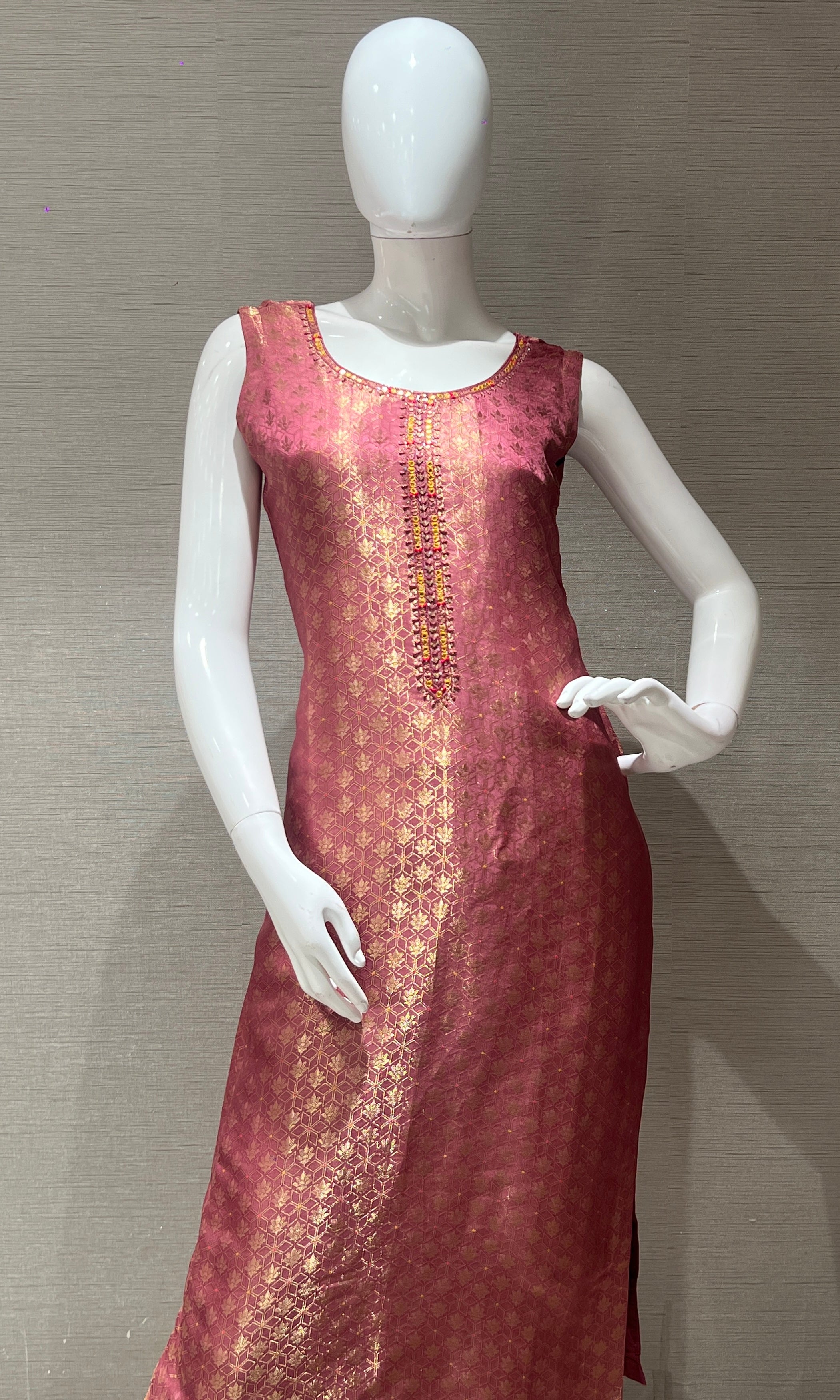 Onion pink Brocade Kurta Set