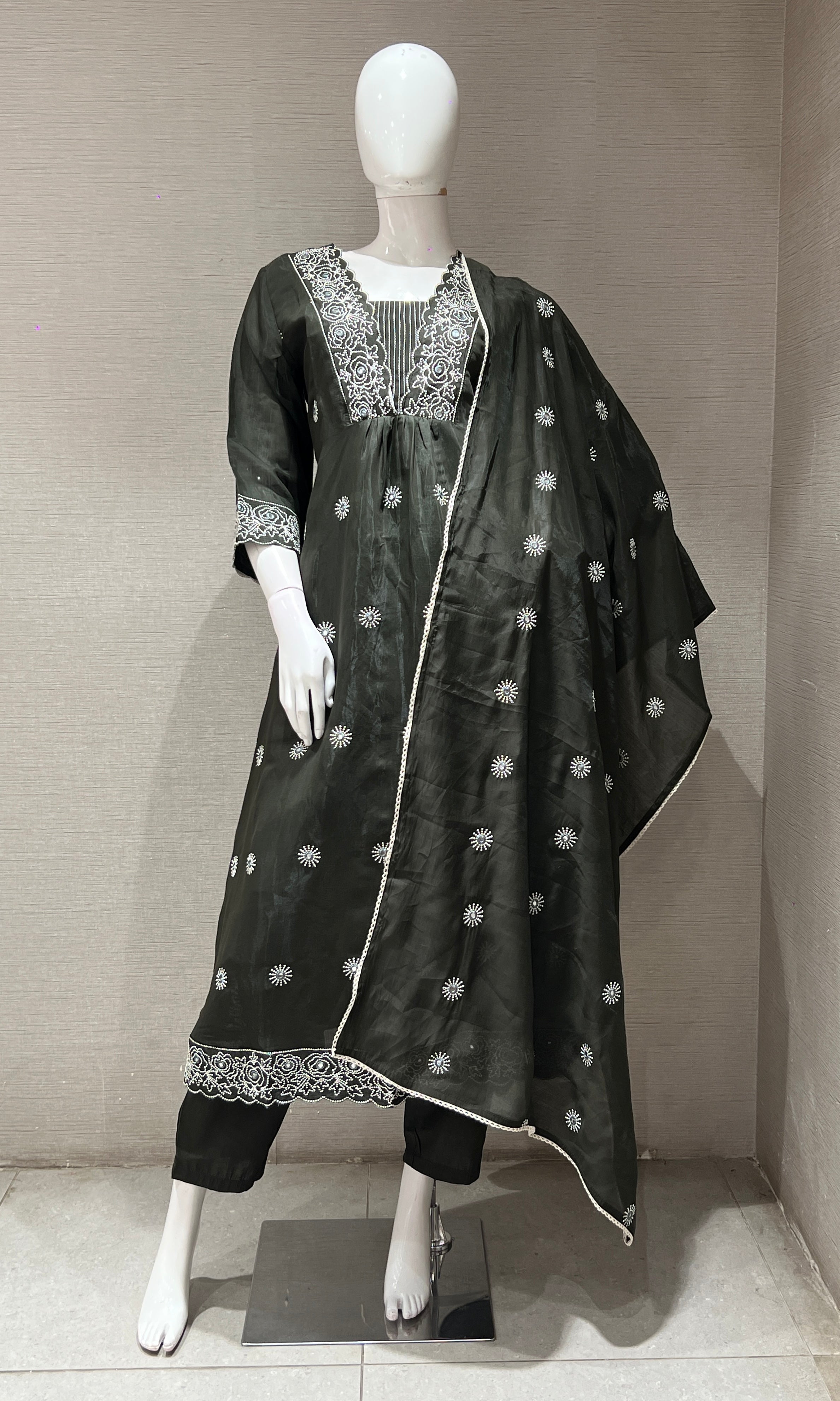 BOTTLE GREEN FLORAL ETHNIC KURTA SET