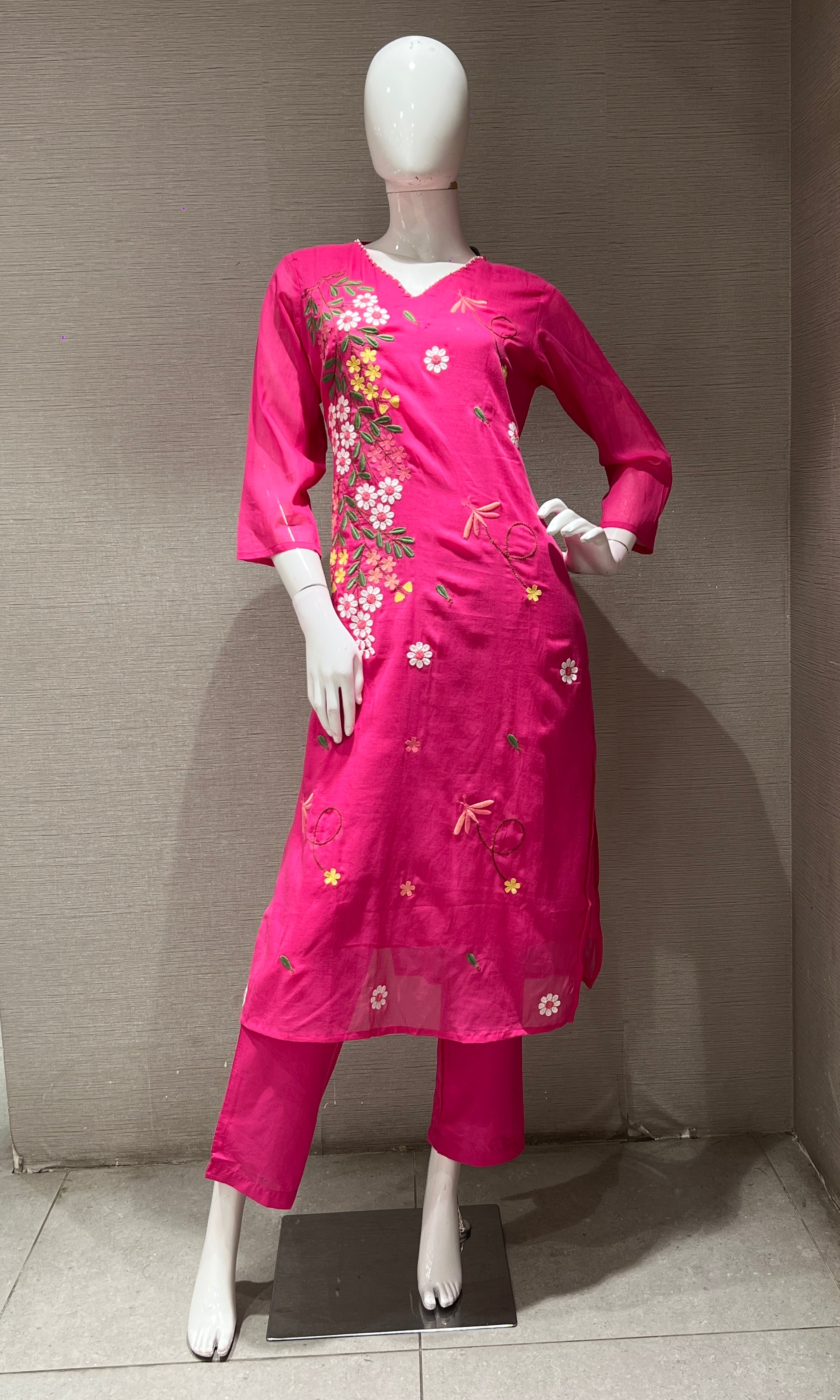 PINK FLORAL EMBROIDERED KURTA SET
