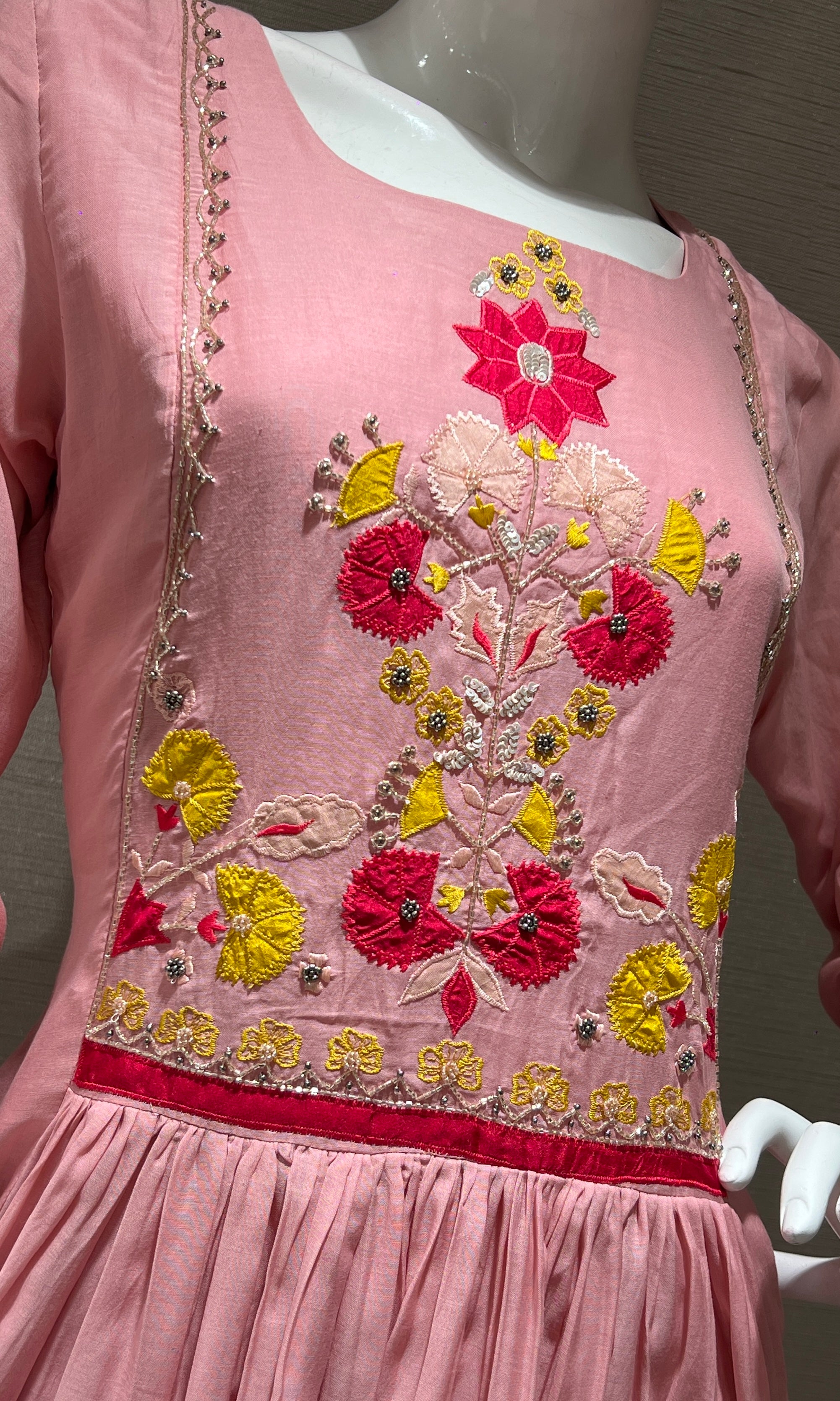 Rose pink floral embroidered kurta set