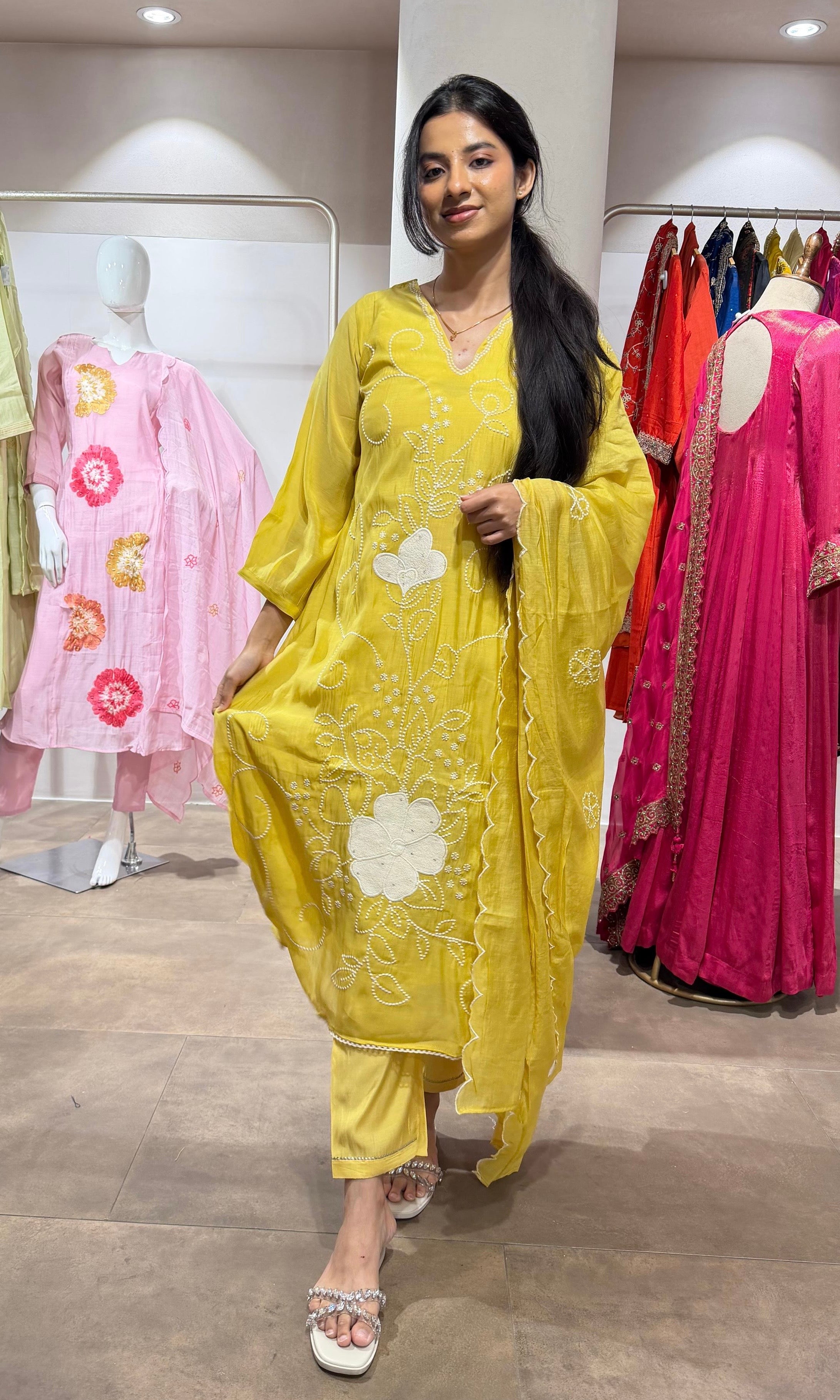 LIGHT YELLOW FLORAL DETAILING KURTA SET