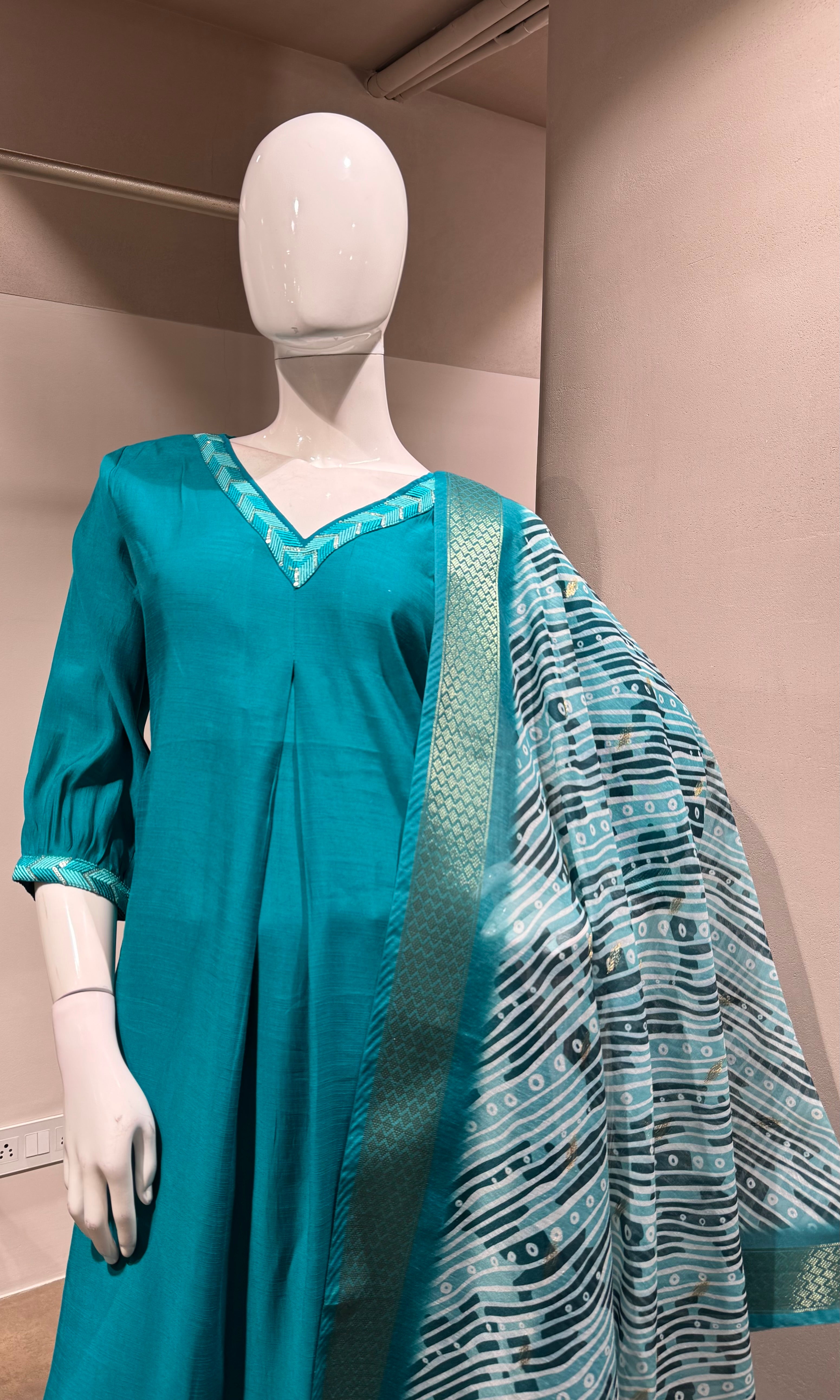 GREEN embroidered kurta set