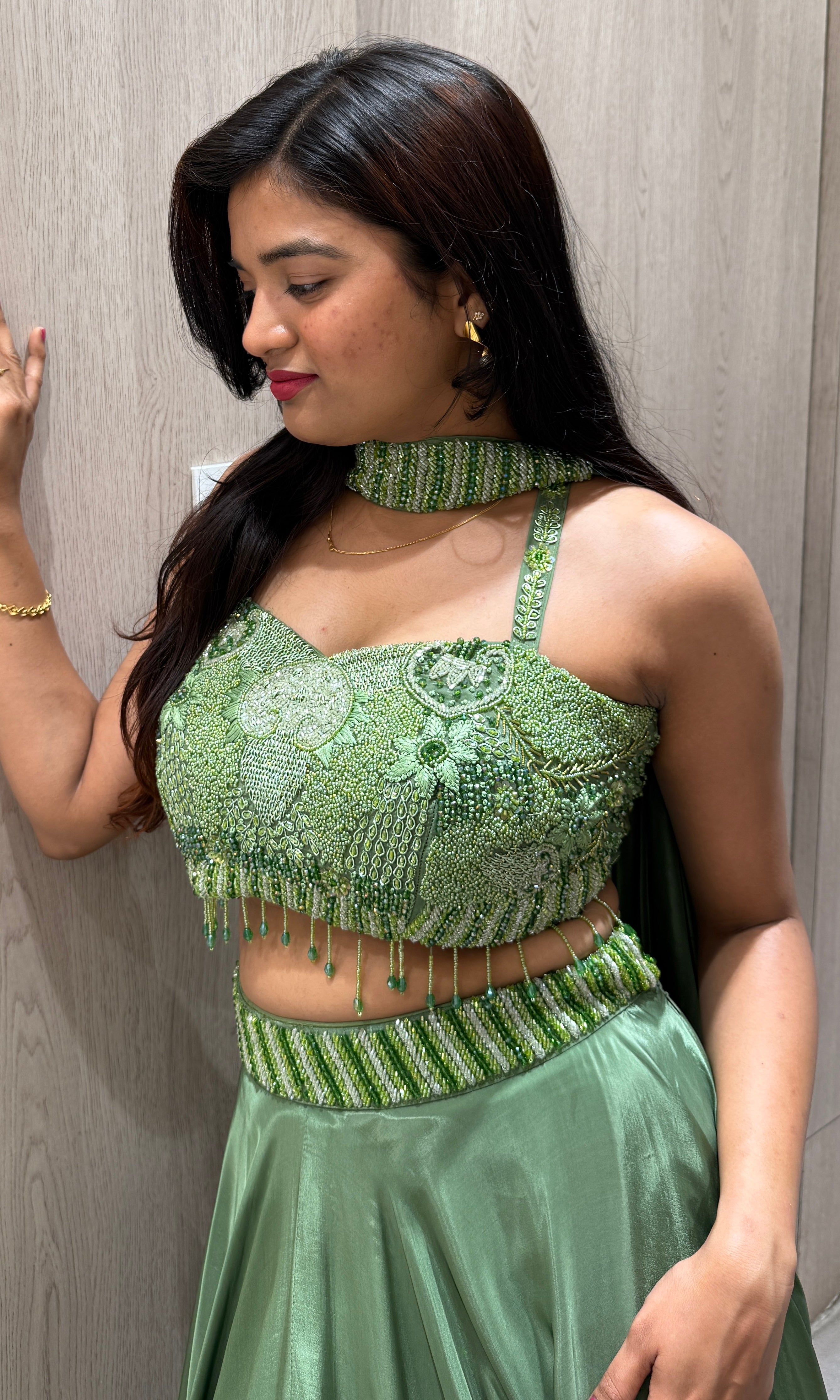 Green lehenga with neck dupatta 1000