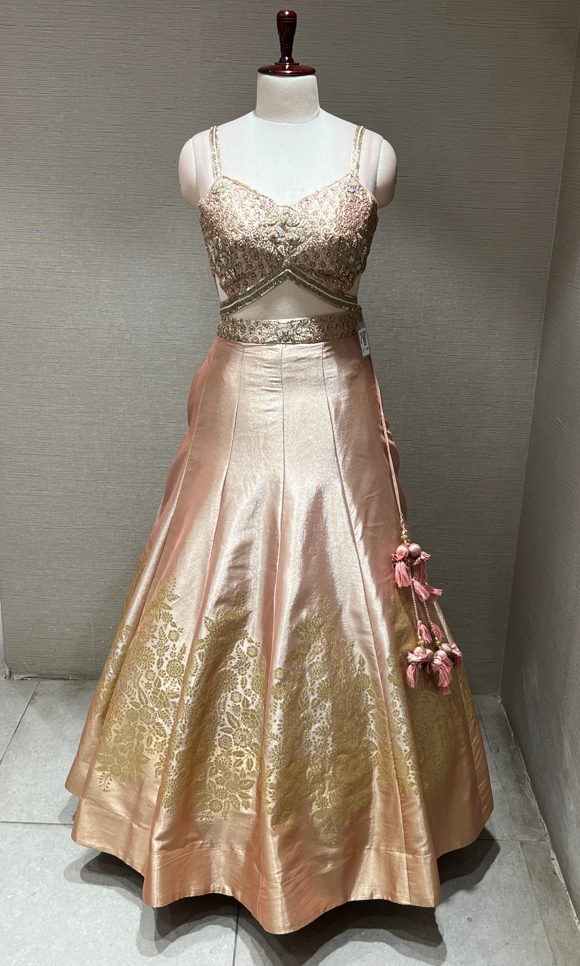 rose gold lehenga with banarasi duppatta