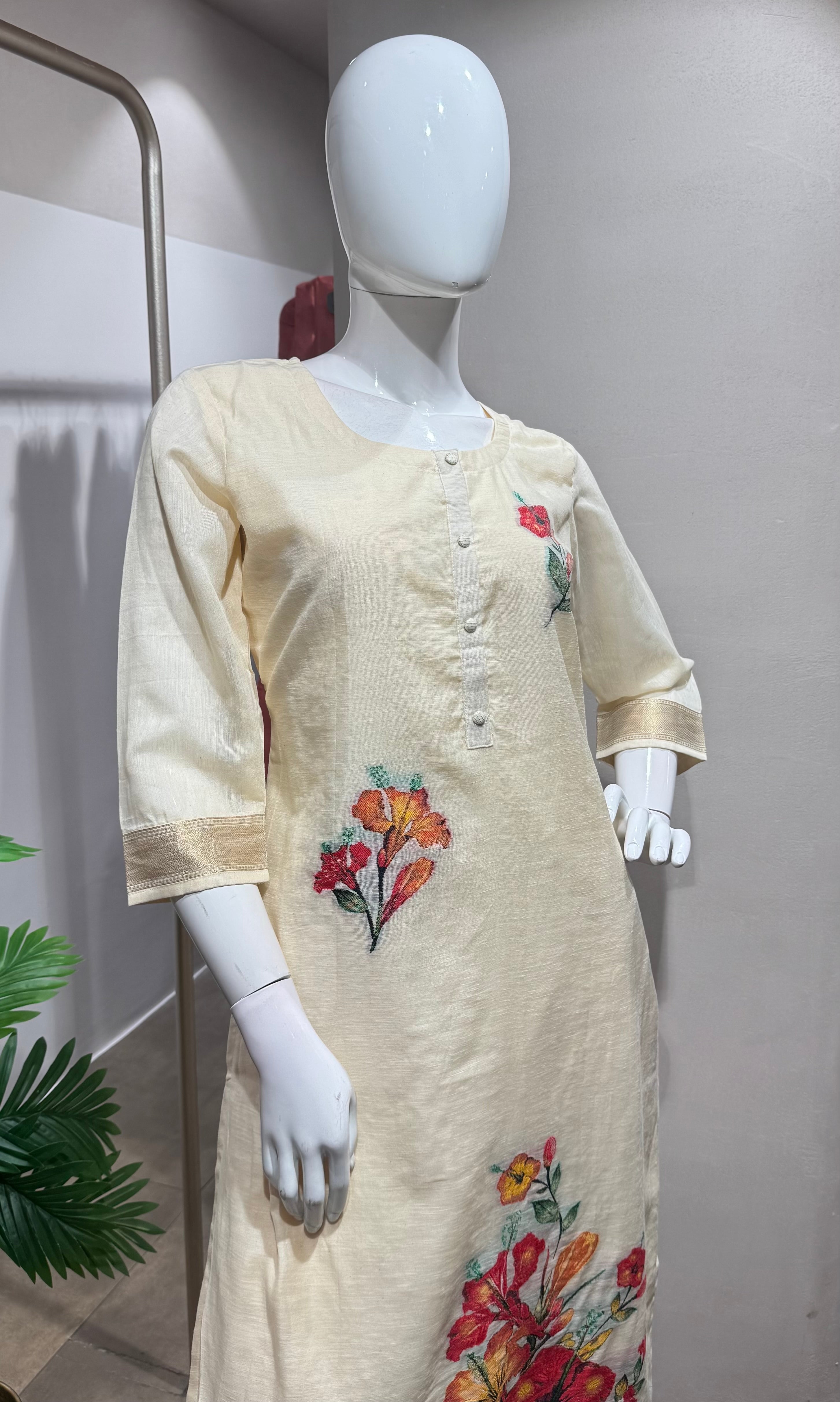Cream floral embroidered kurta set
