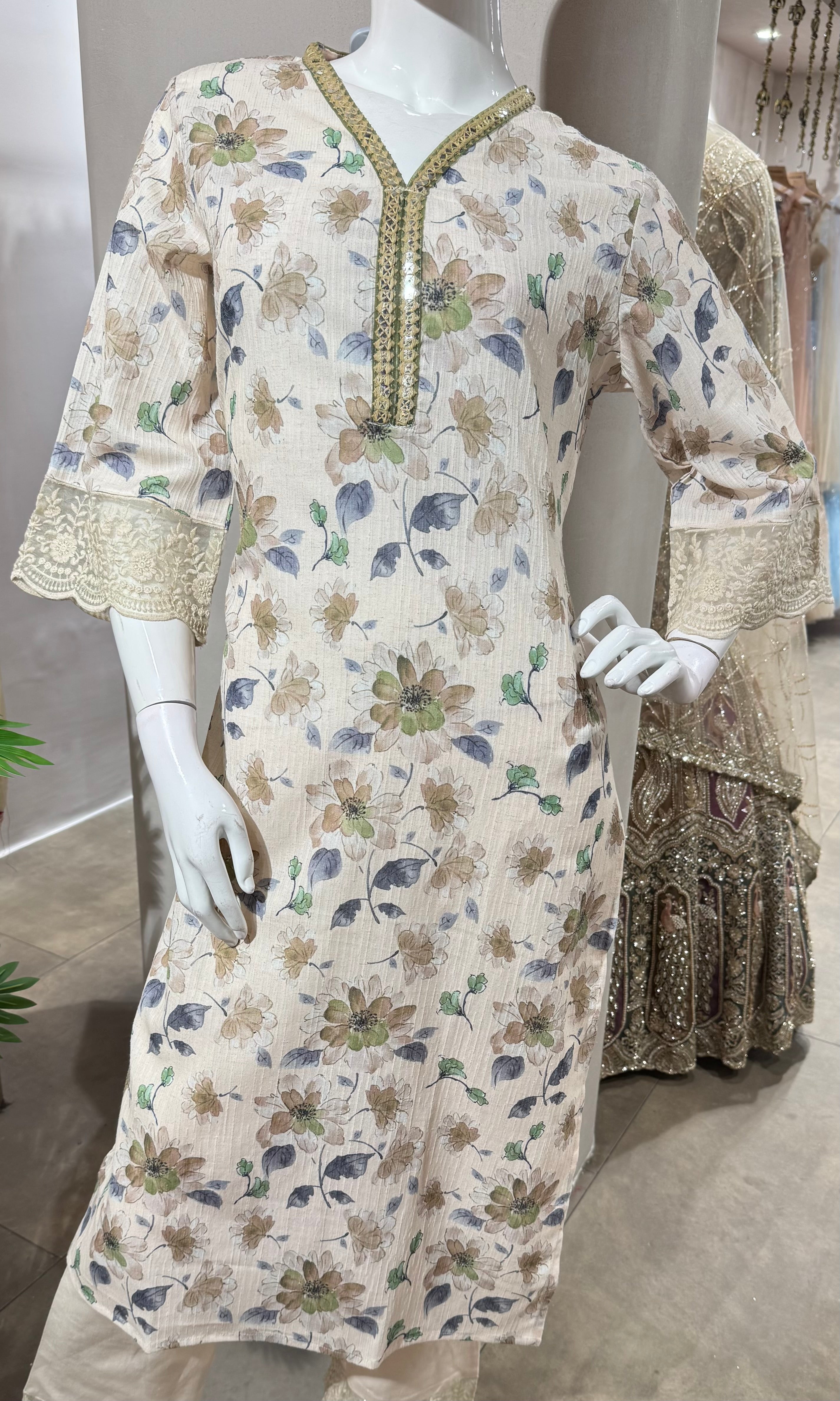 White FLORAL PRINT ETHNIC KURTI SET