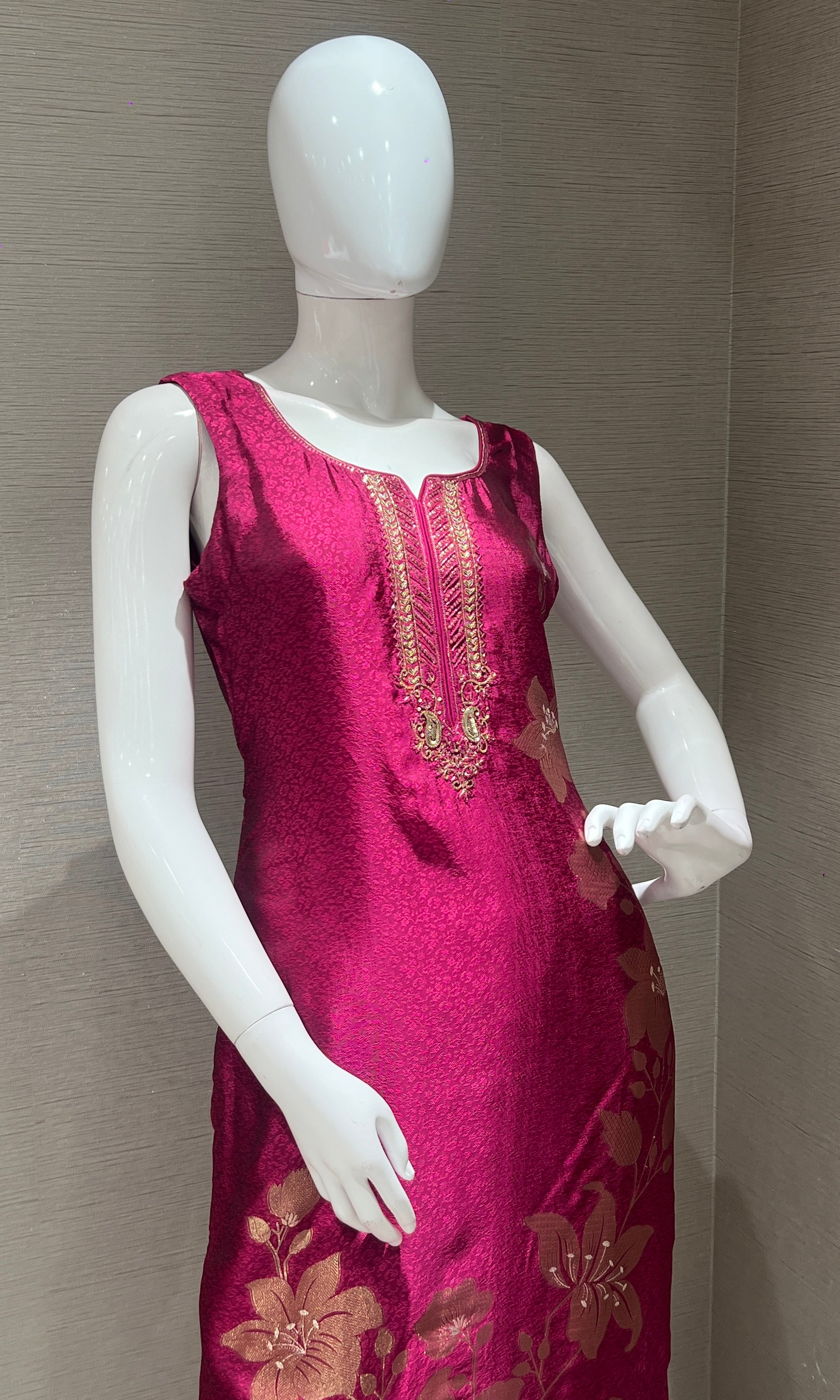 Pink floral embroidered kurta set