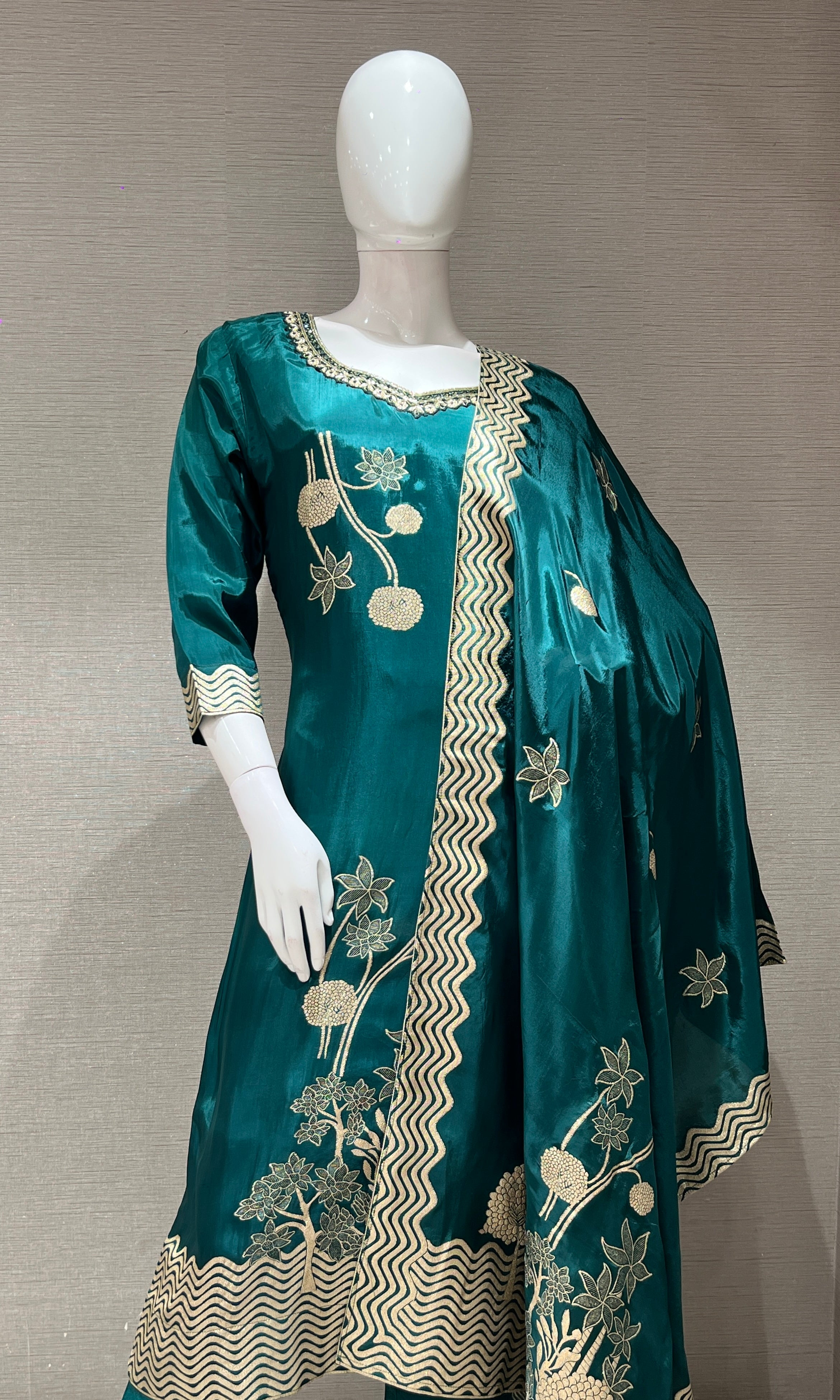GREEN Golden Embroidered KURTA SET