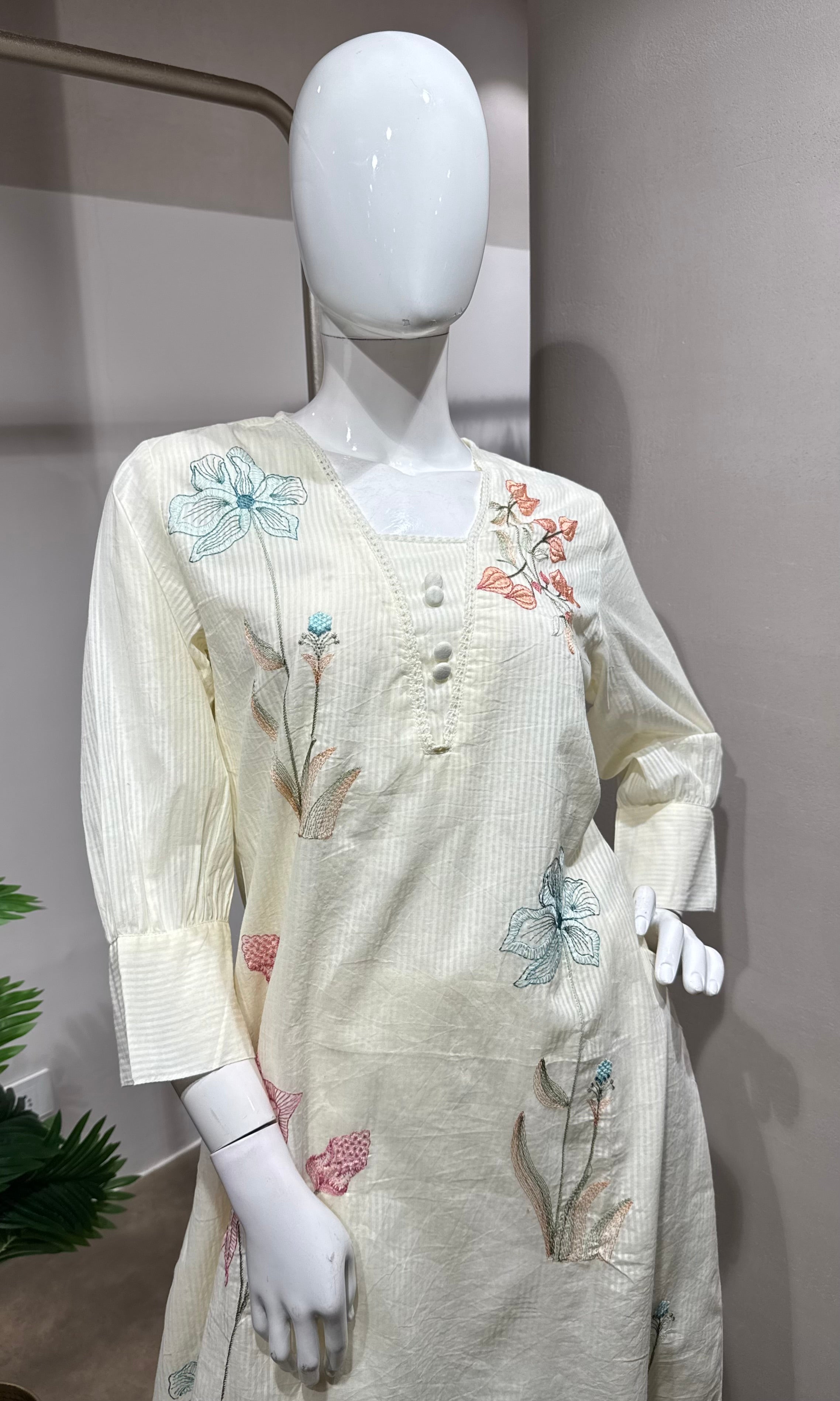 Cream floral printed kurta set
