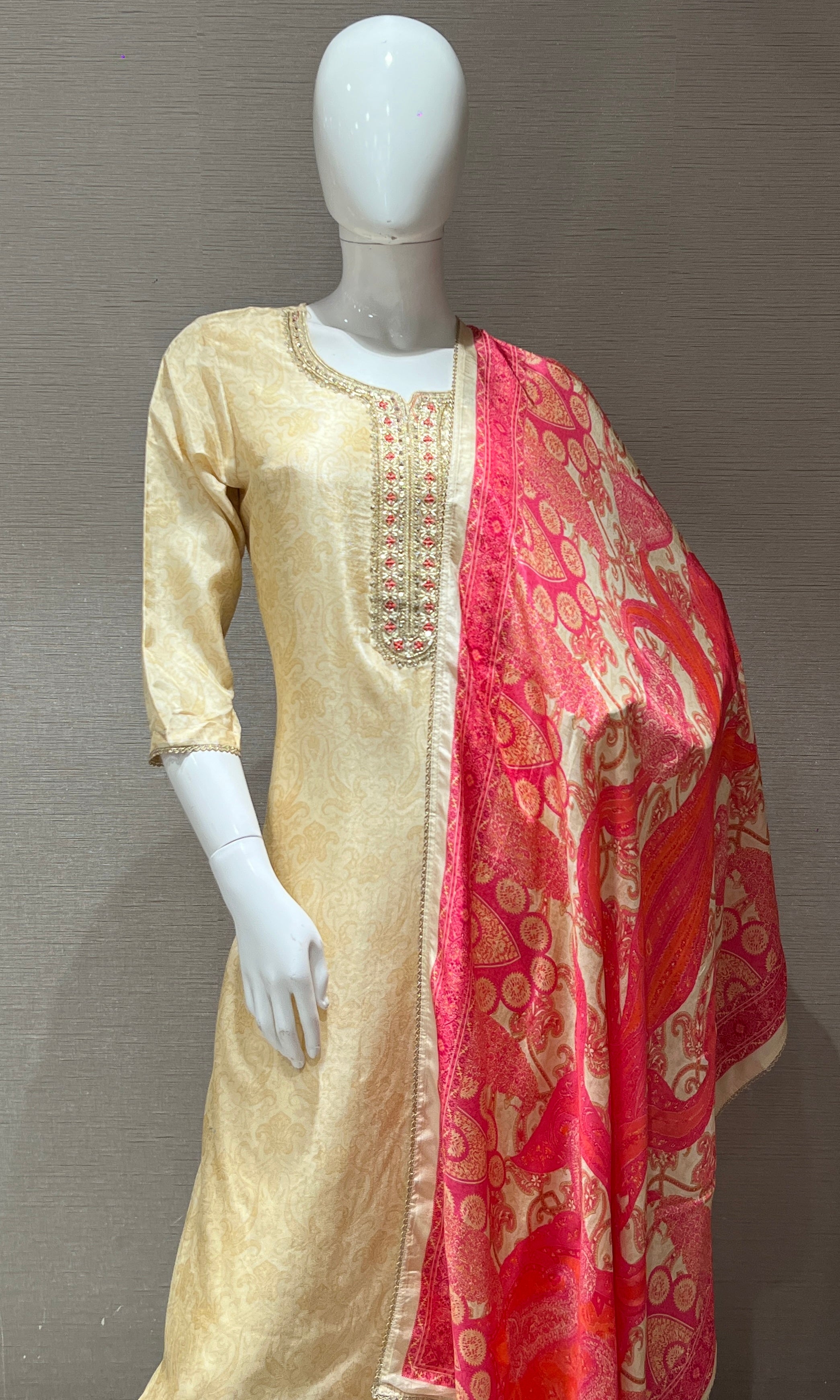 Ivory kurta set with red banarasi dupatta
