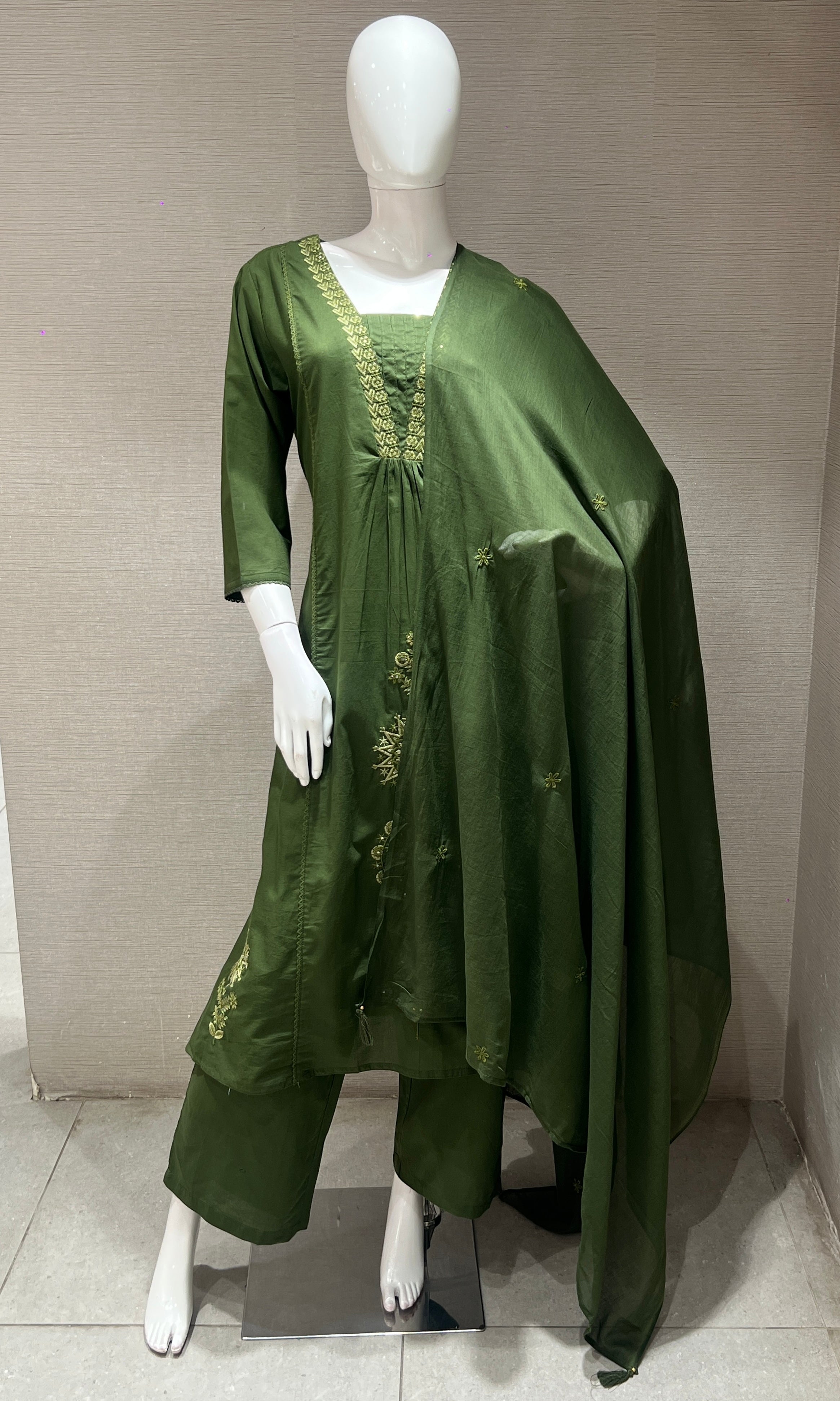 Green EMBROIDERED kurta set WITH DUPATTA