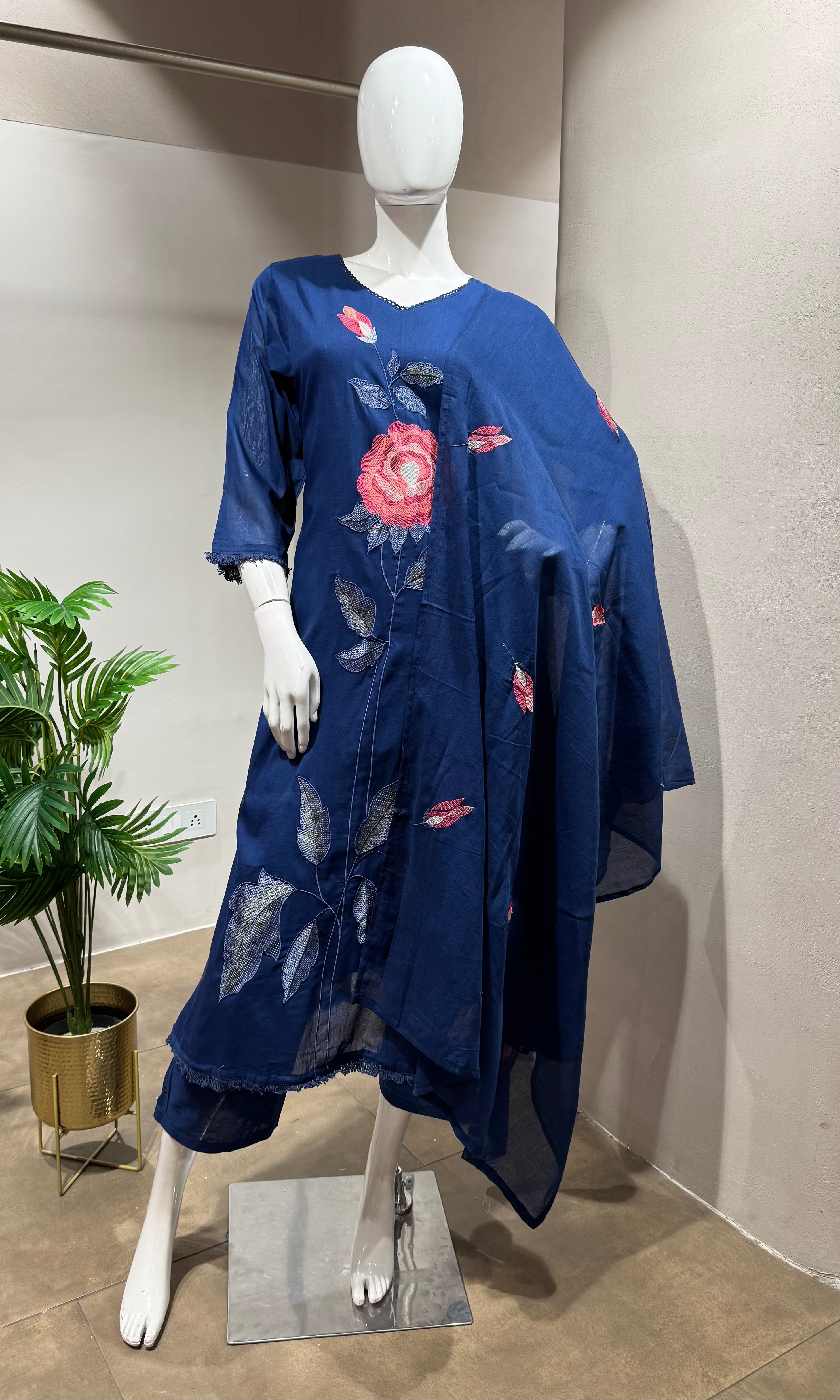 BLUE kurta set silver embroidery and red flower pattern