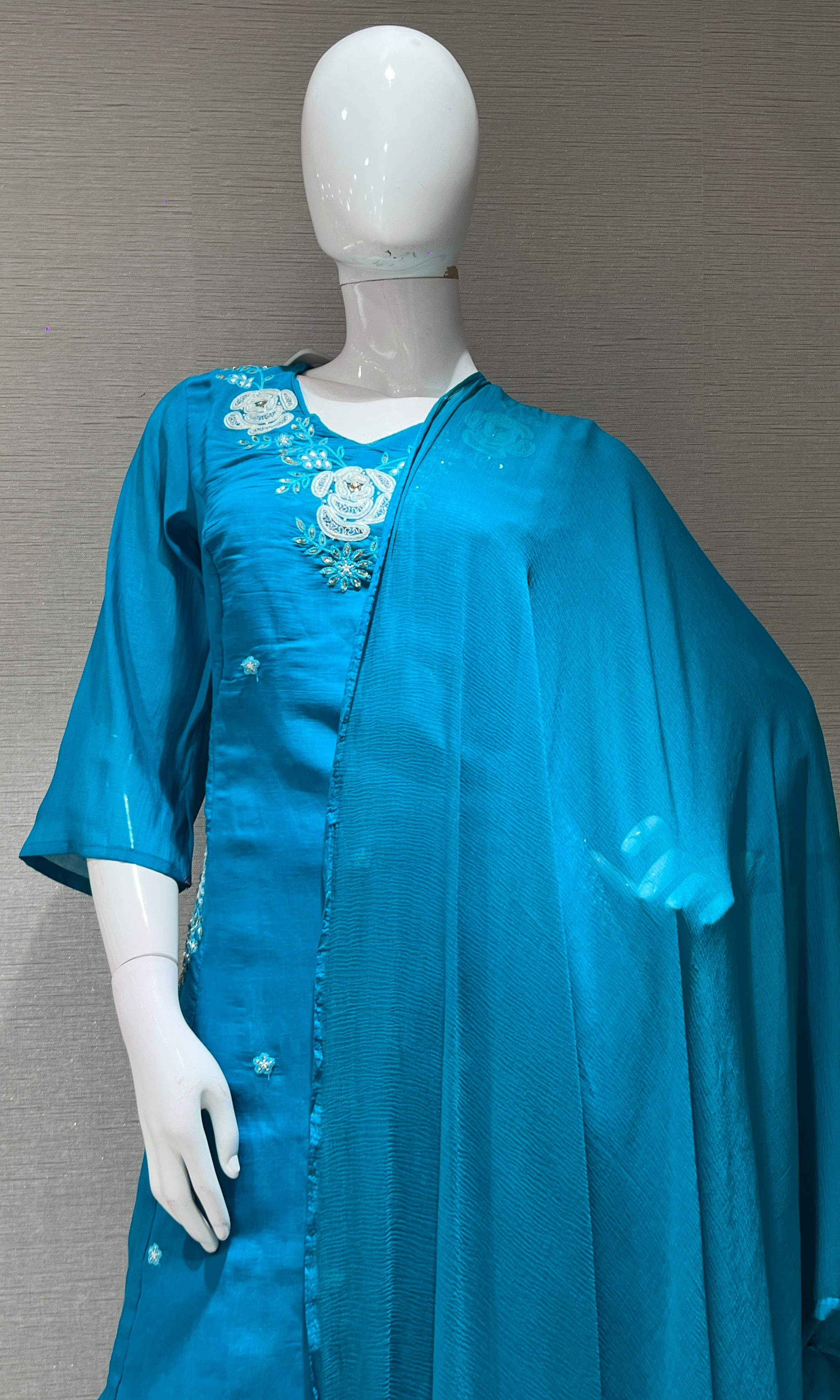 Rama blue floral neckline kurta set