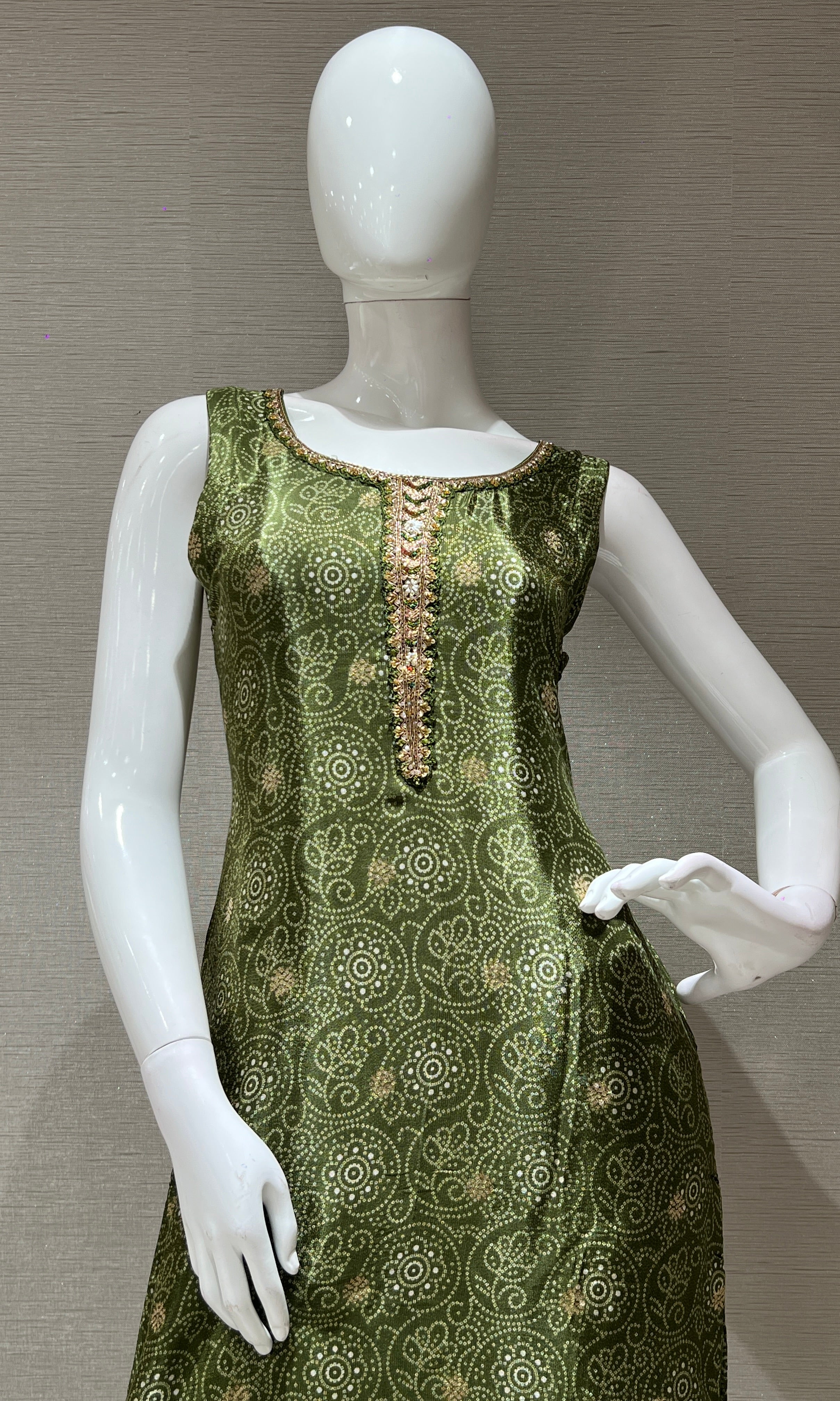 Elegant Green kurta set with Gold Border