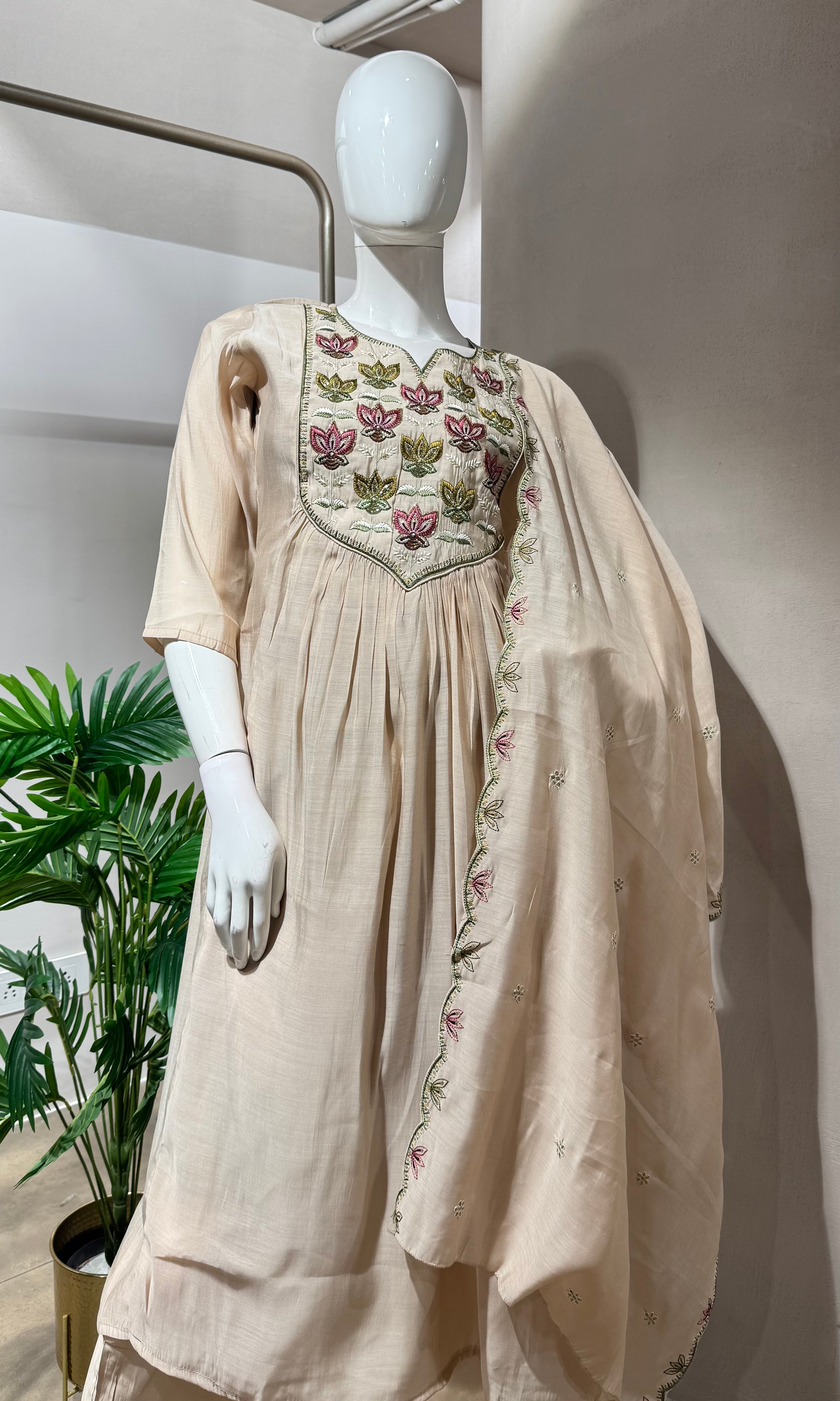 IVORY LOTUS EMBROIDERY MUL CHANDERI KURTA SET