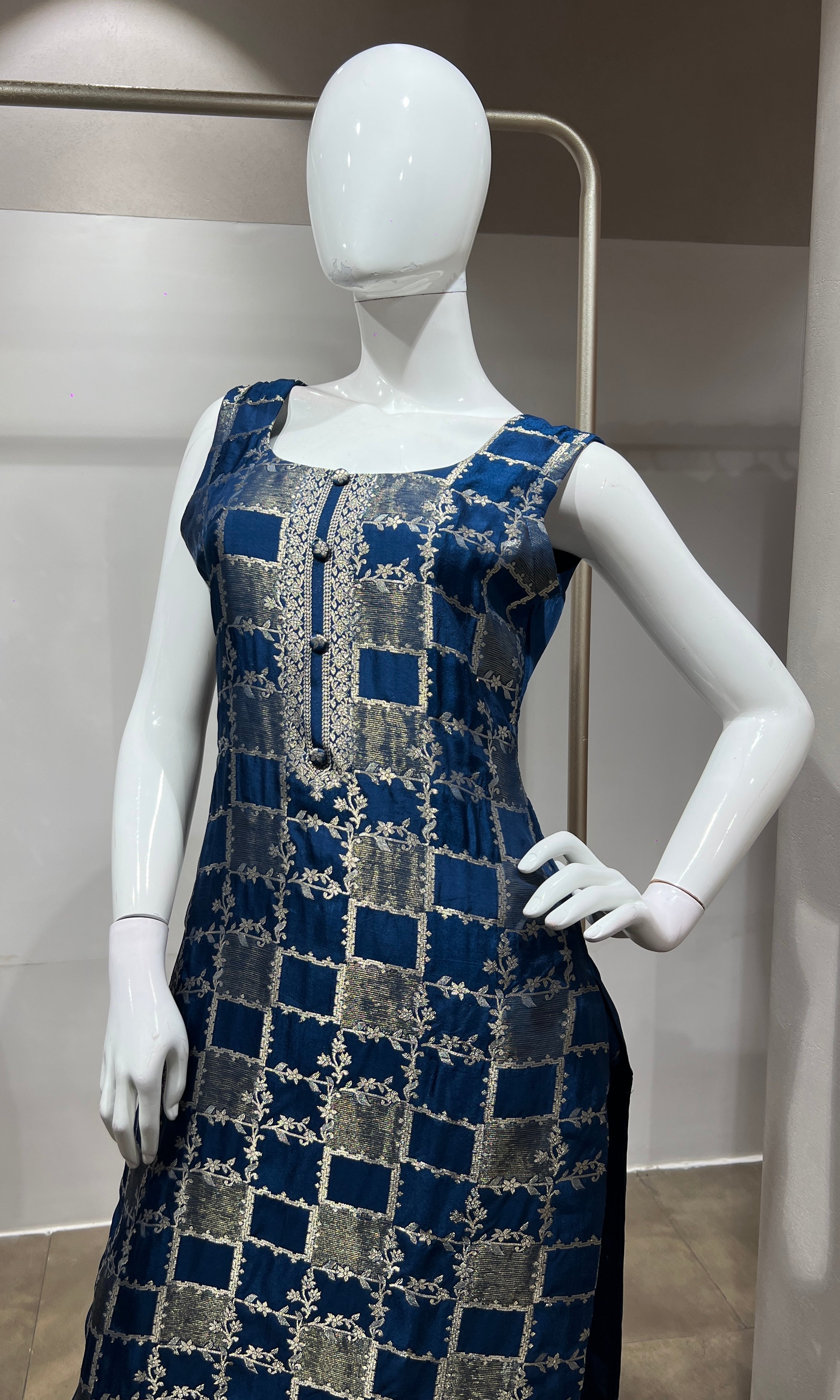 Dark blue Silk Embroidered Zari Kurta Set