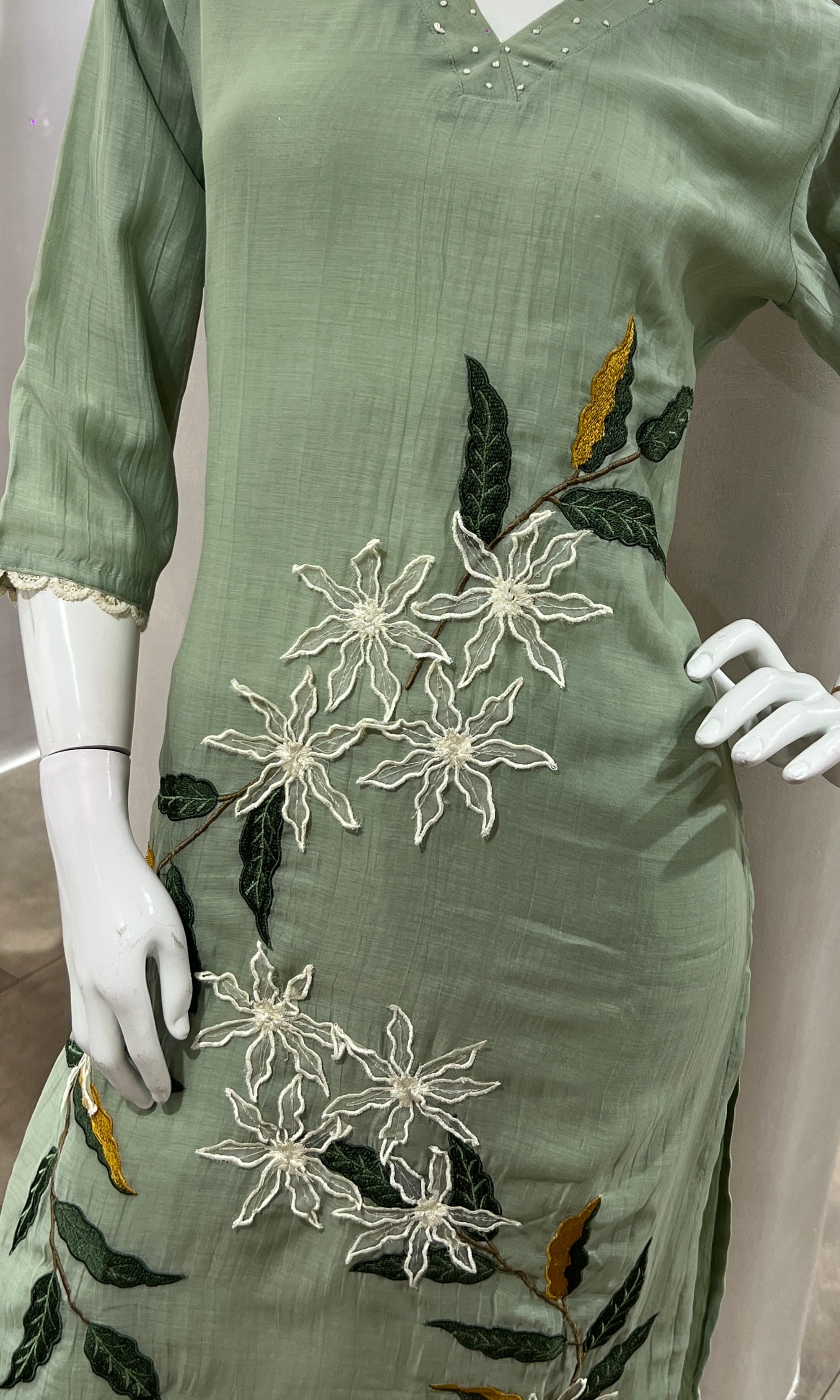GREEN THREAD EMBROIDERY FLORAL KURTA SET