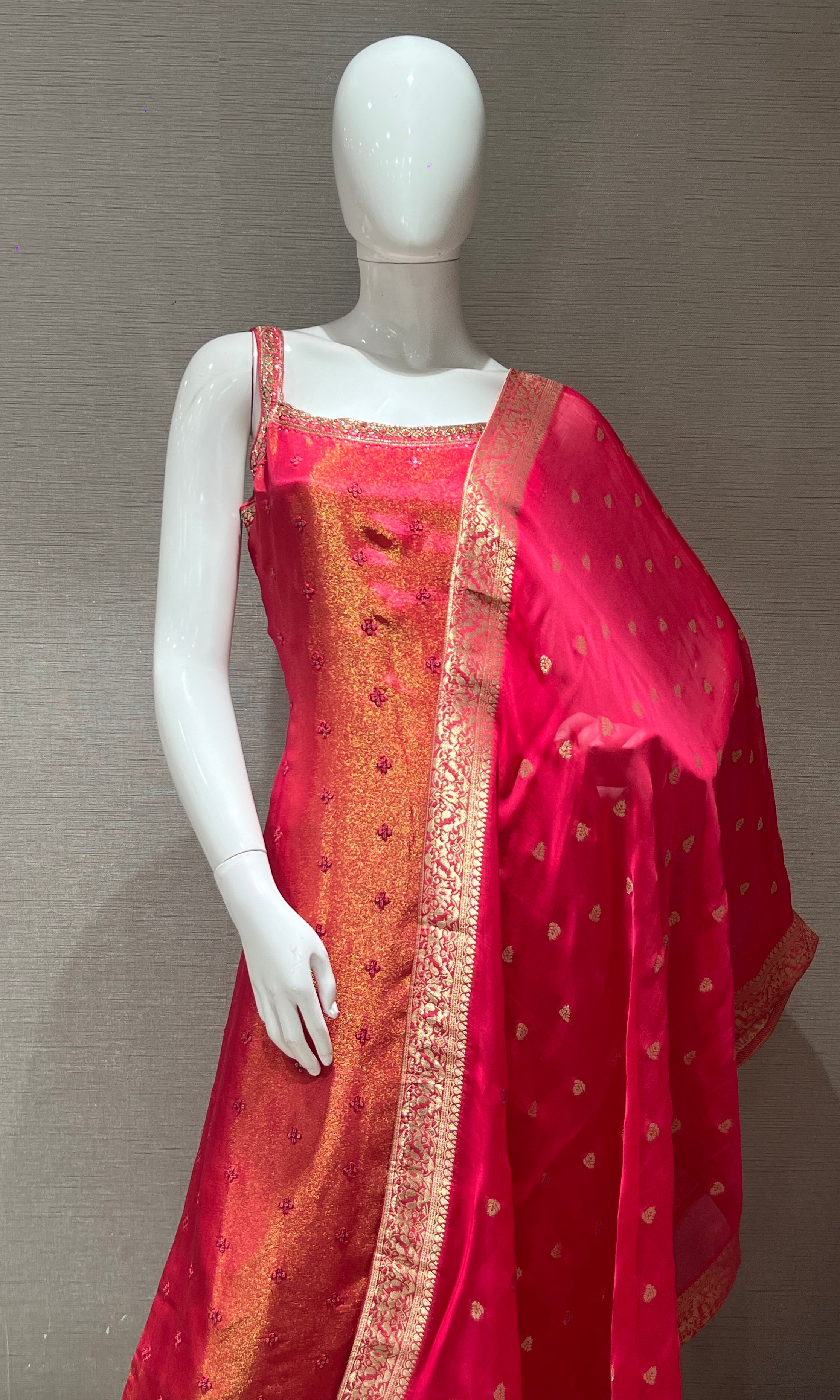 pink and gold Embellished kurta set