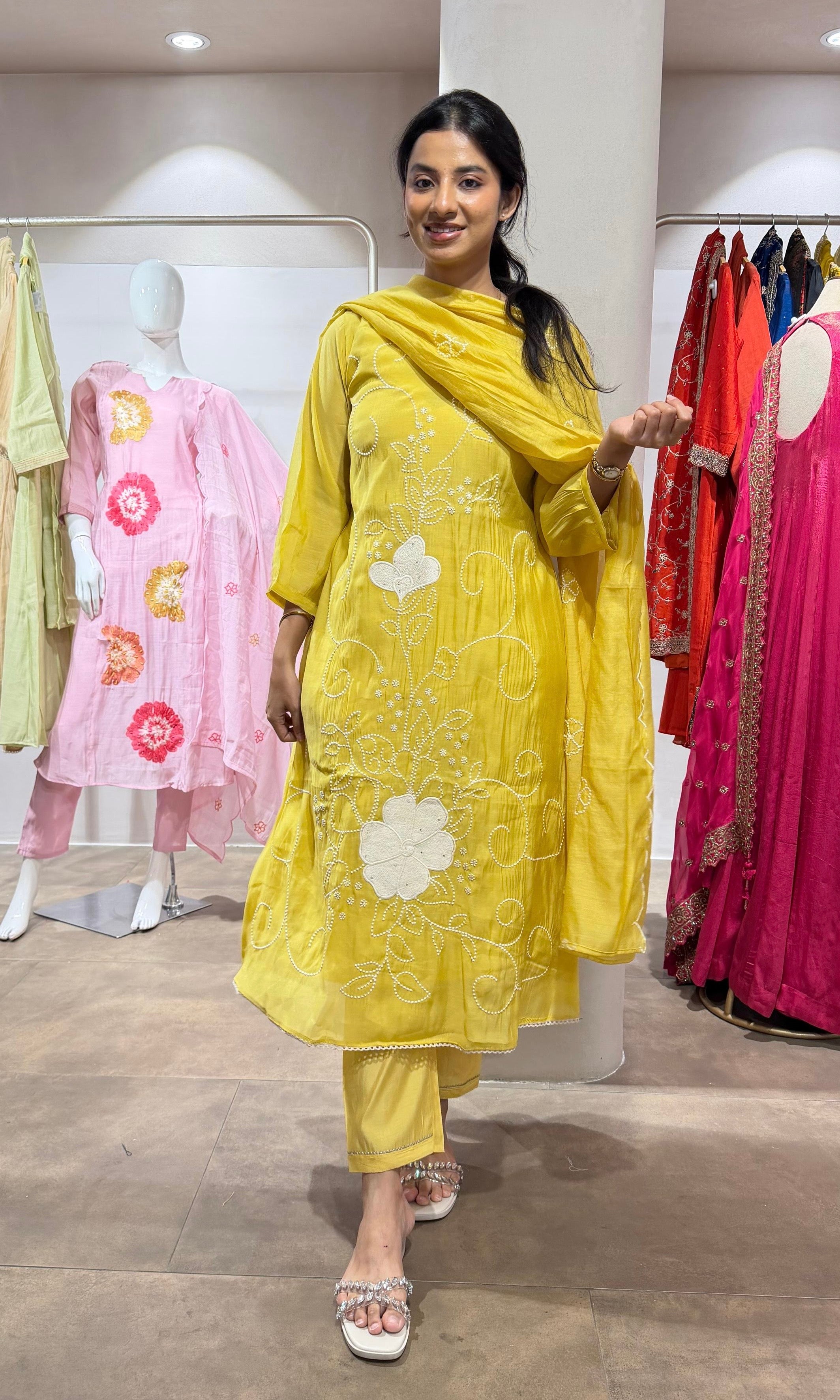 LIGHT YELLOW FLORAL DETAILING KURTA SET