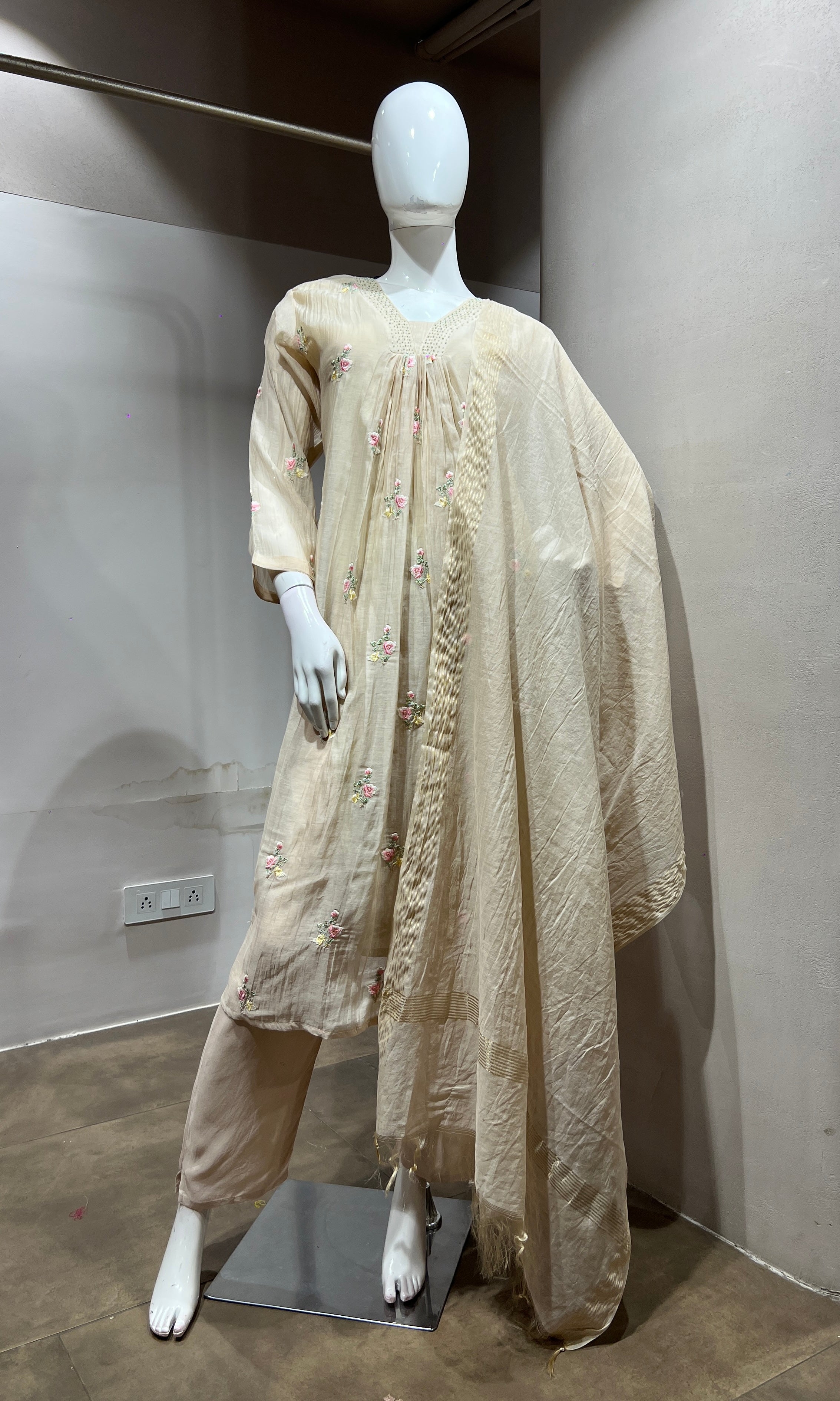 Cream Floral Embroidered Kurta Set with Dupatta