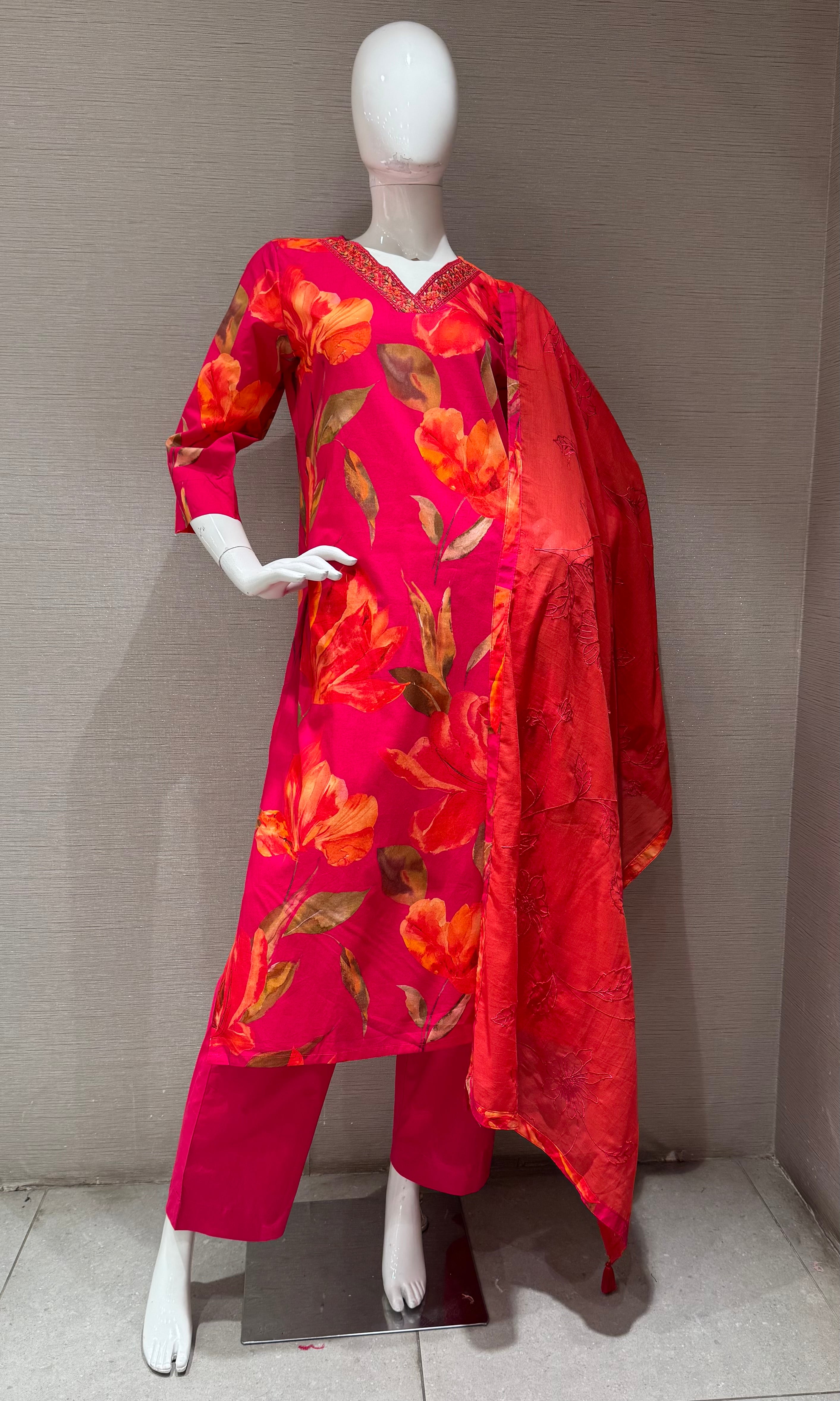 Rani pink Abstract Floral Straight Kurta Set