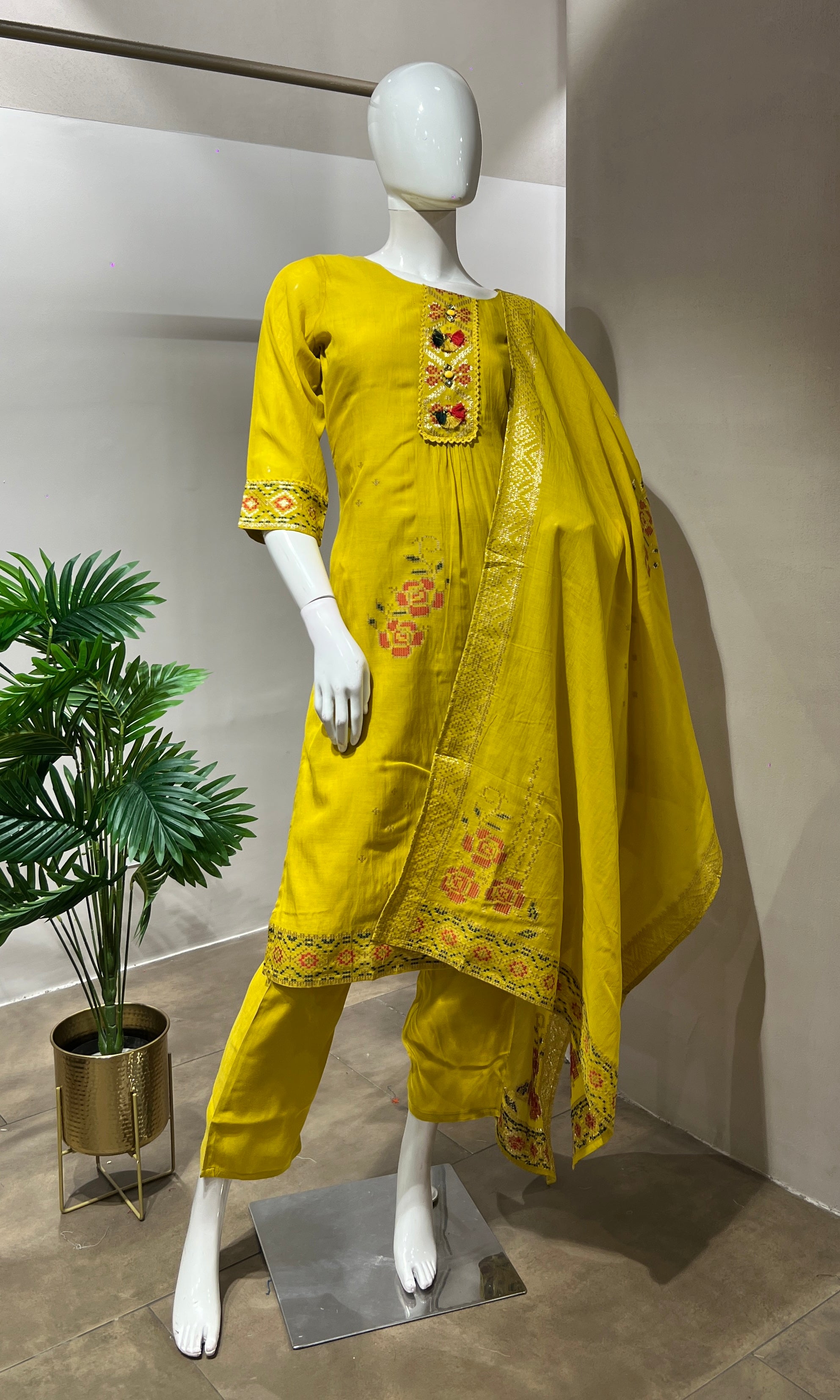 MUSTARD FLORAL EMBROIDERED KURTA SET